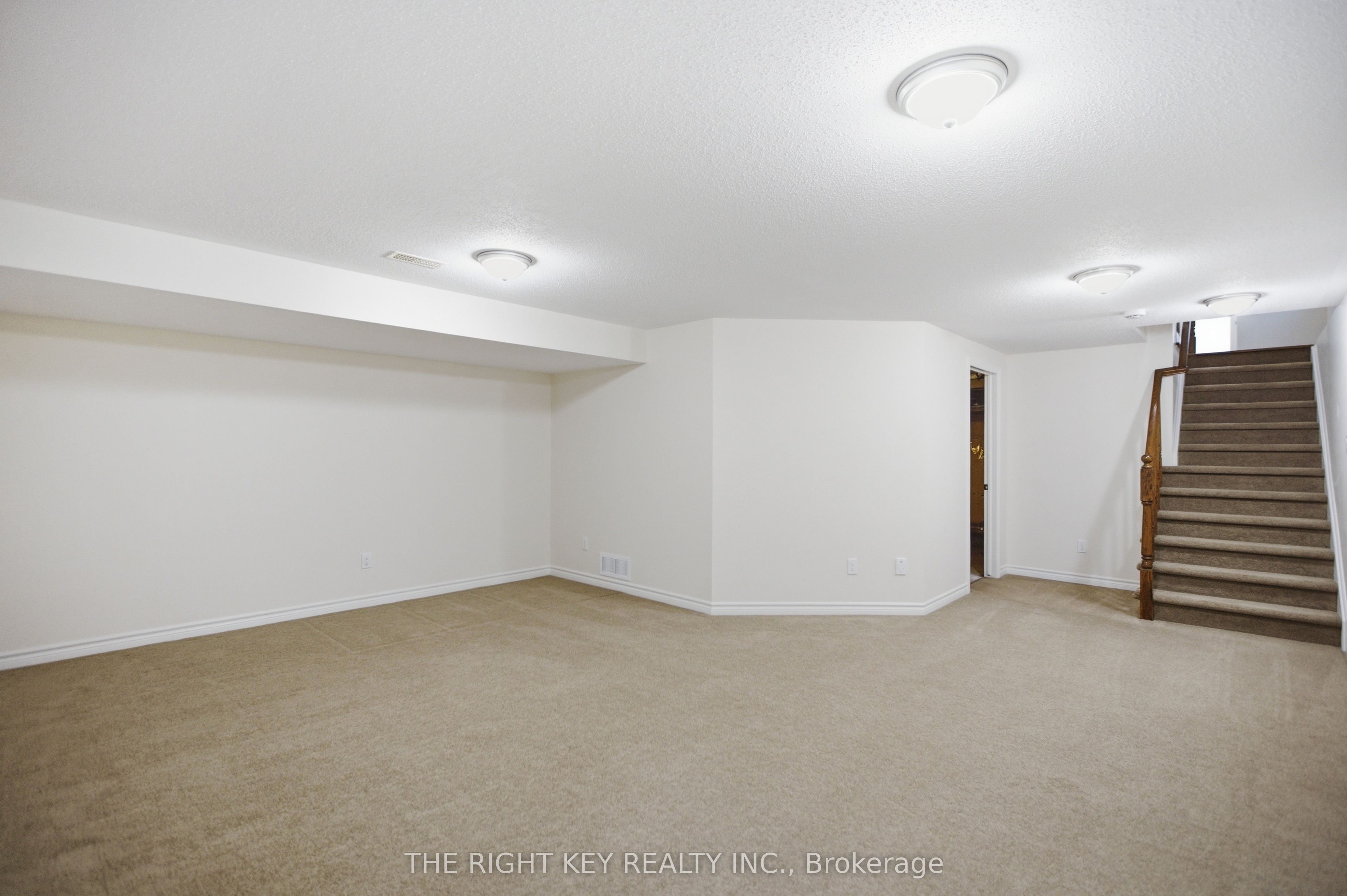 480 Stalwart Crescent Property Photo 32
