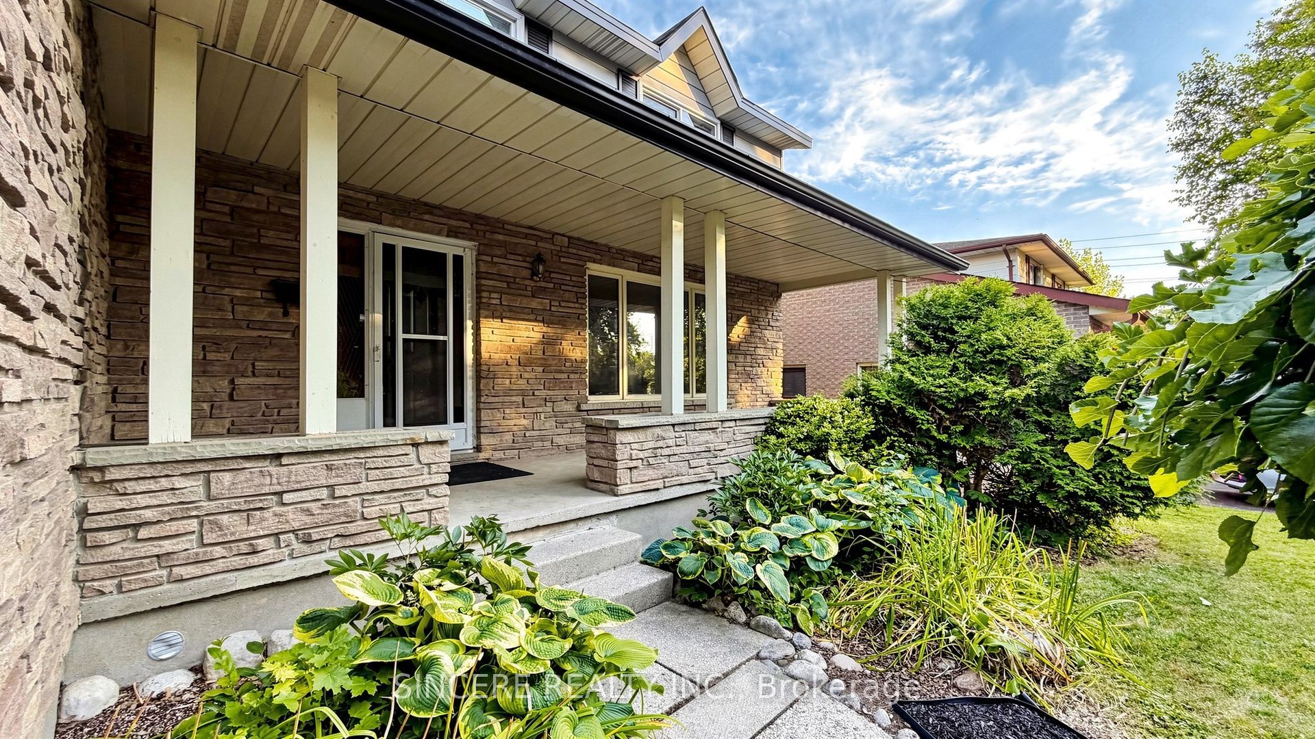 118 Candlewood Crescent Property Photo 8