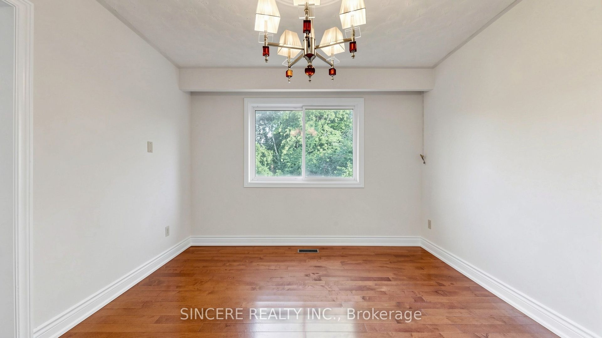 118 Candlewood Crescent Property Photo 13