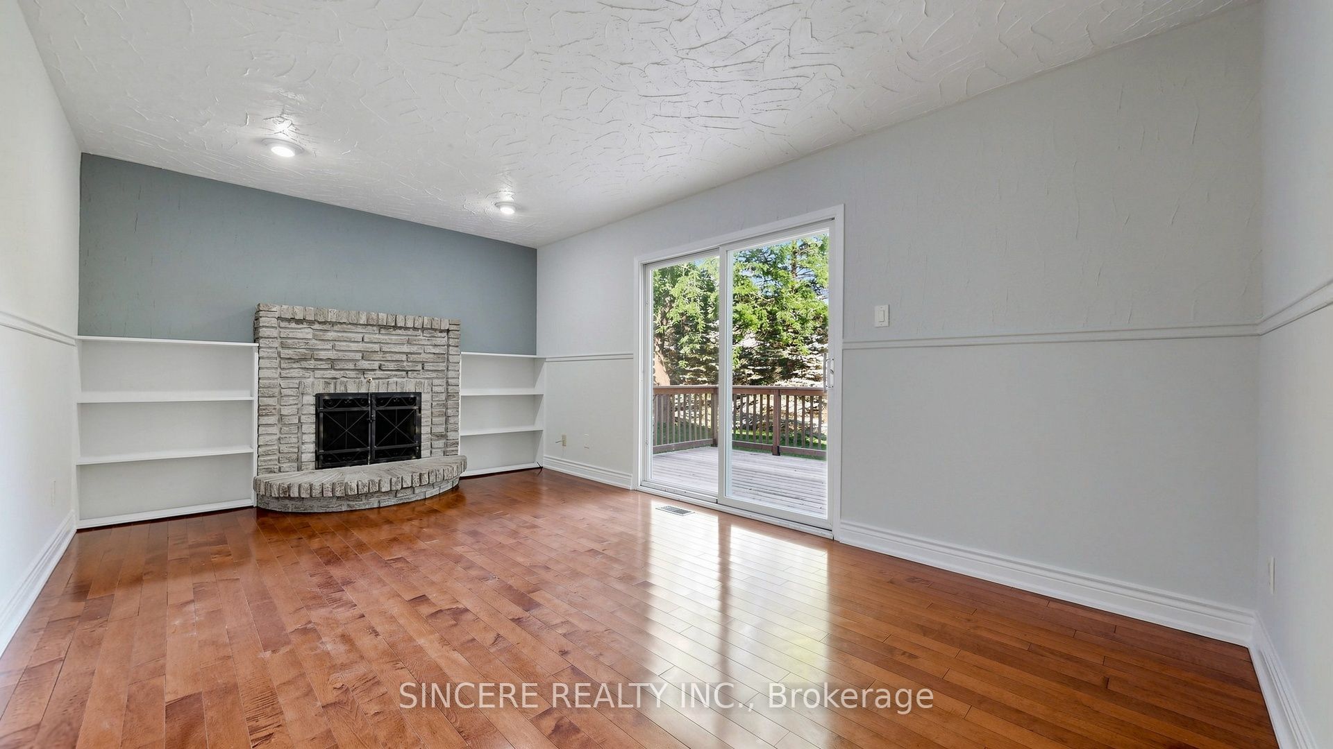 118 Candlewood Crescent Property Photo 16