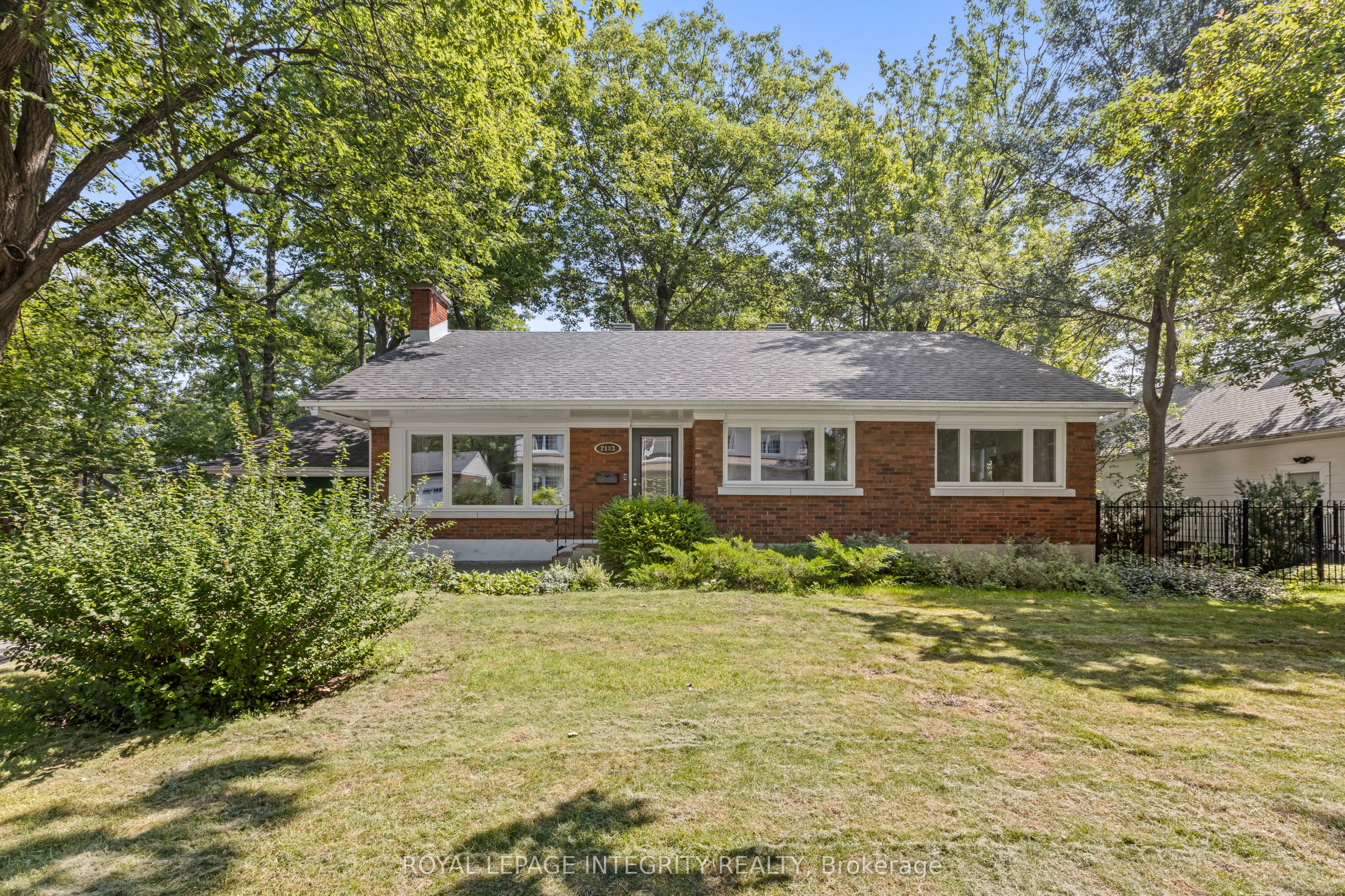 2183 Woodcrest Road Property Photo 3