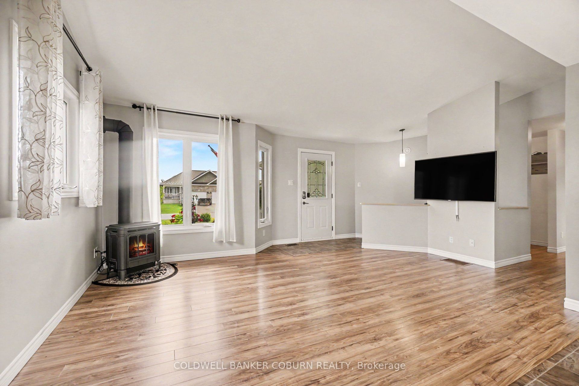 127 Elizabeth Drive Property Photo 10