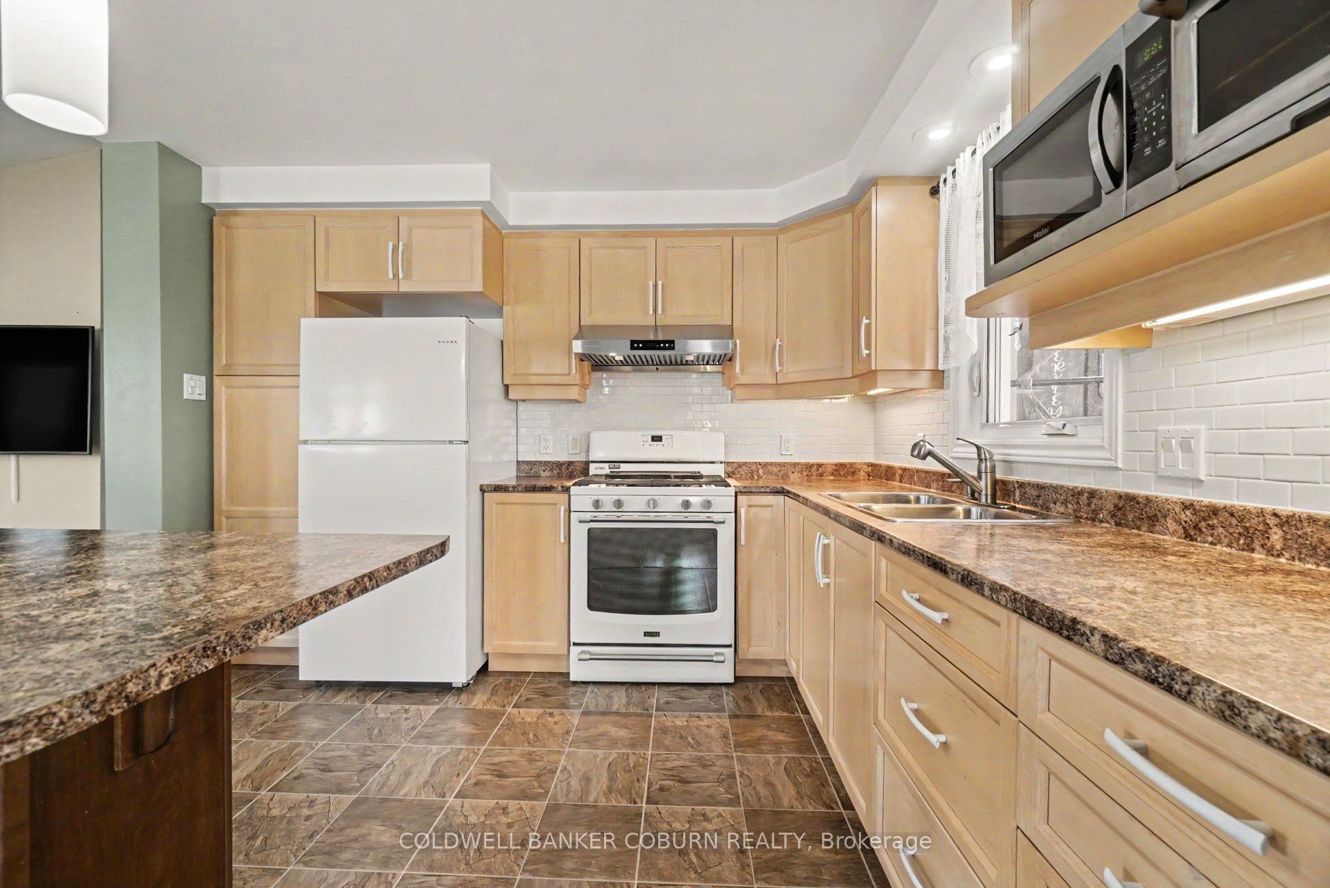 127 Elizabeth Drive Property Photo 22