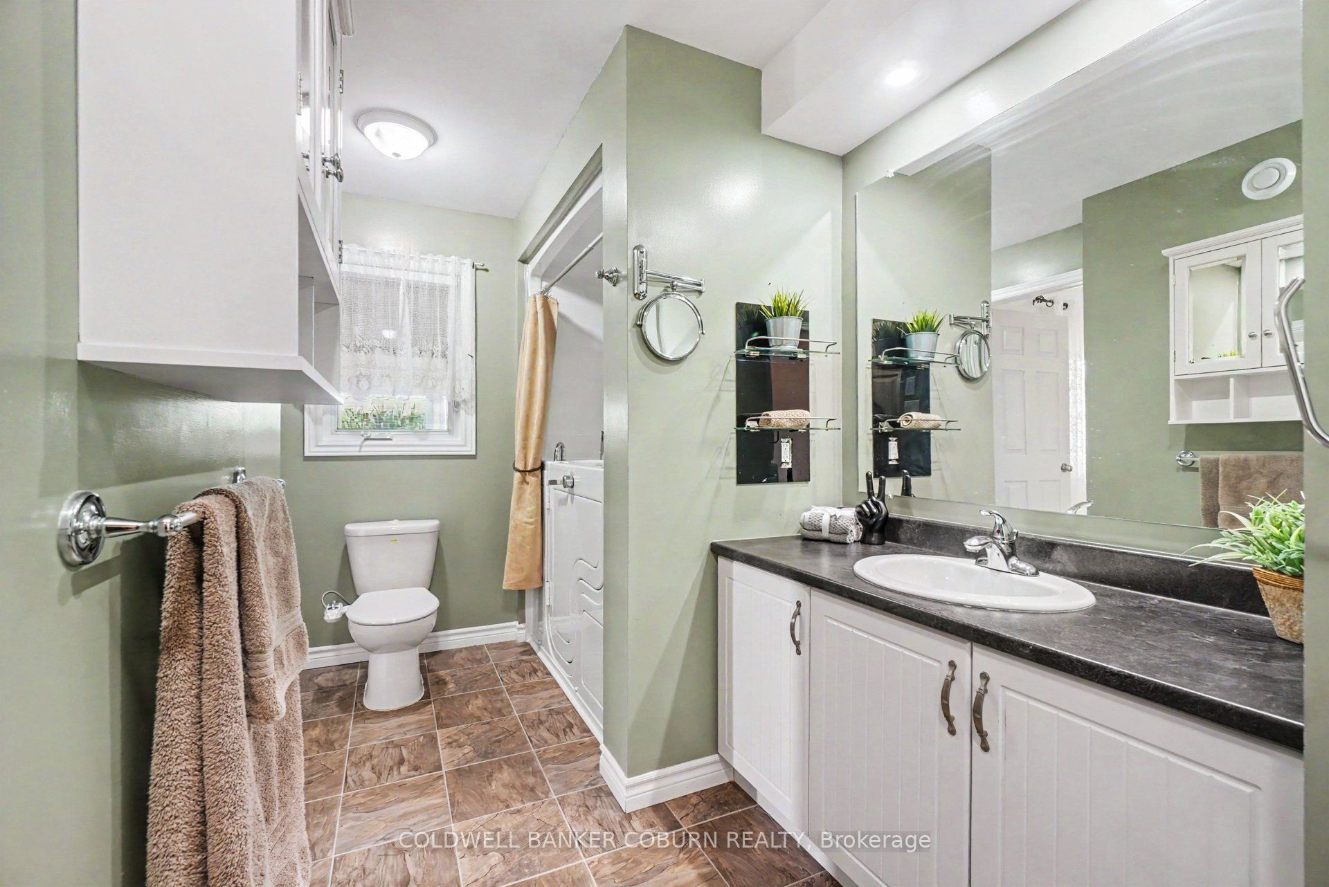 127 Elizabeth Drive Property Photo 30