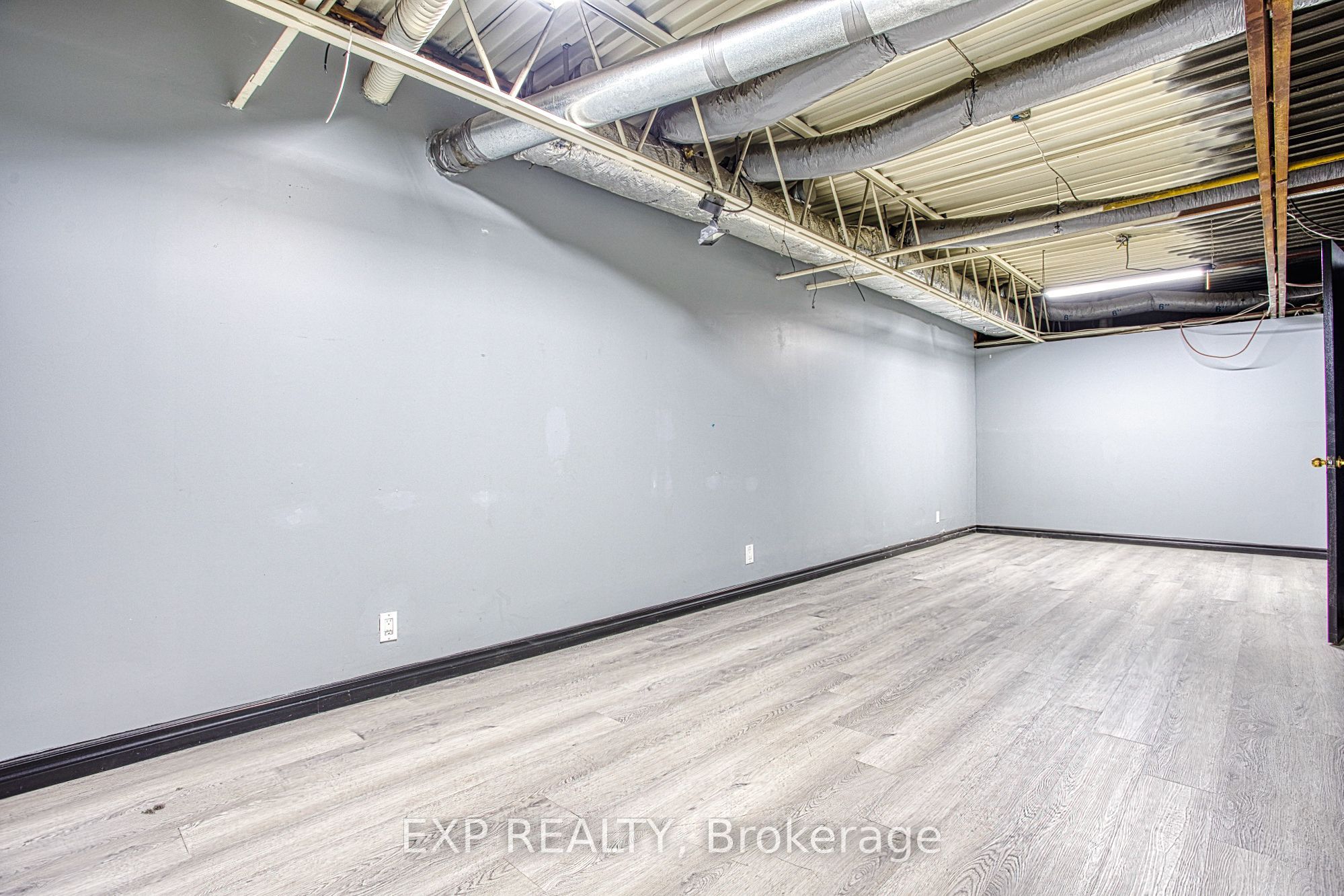 112 Ormond Street S Property Photo 11