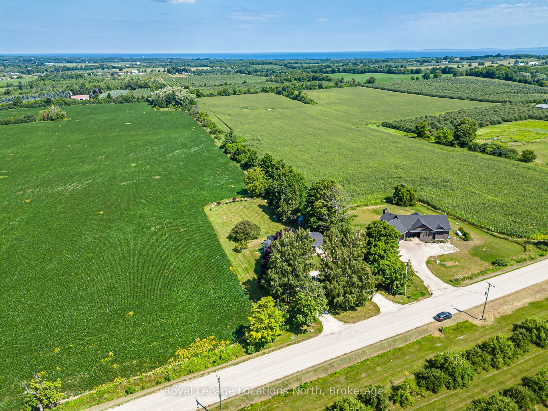 728099 21 Side Road Property Photo 4