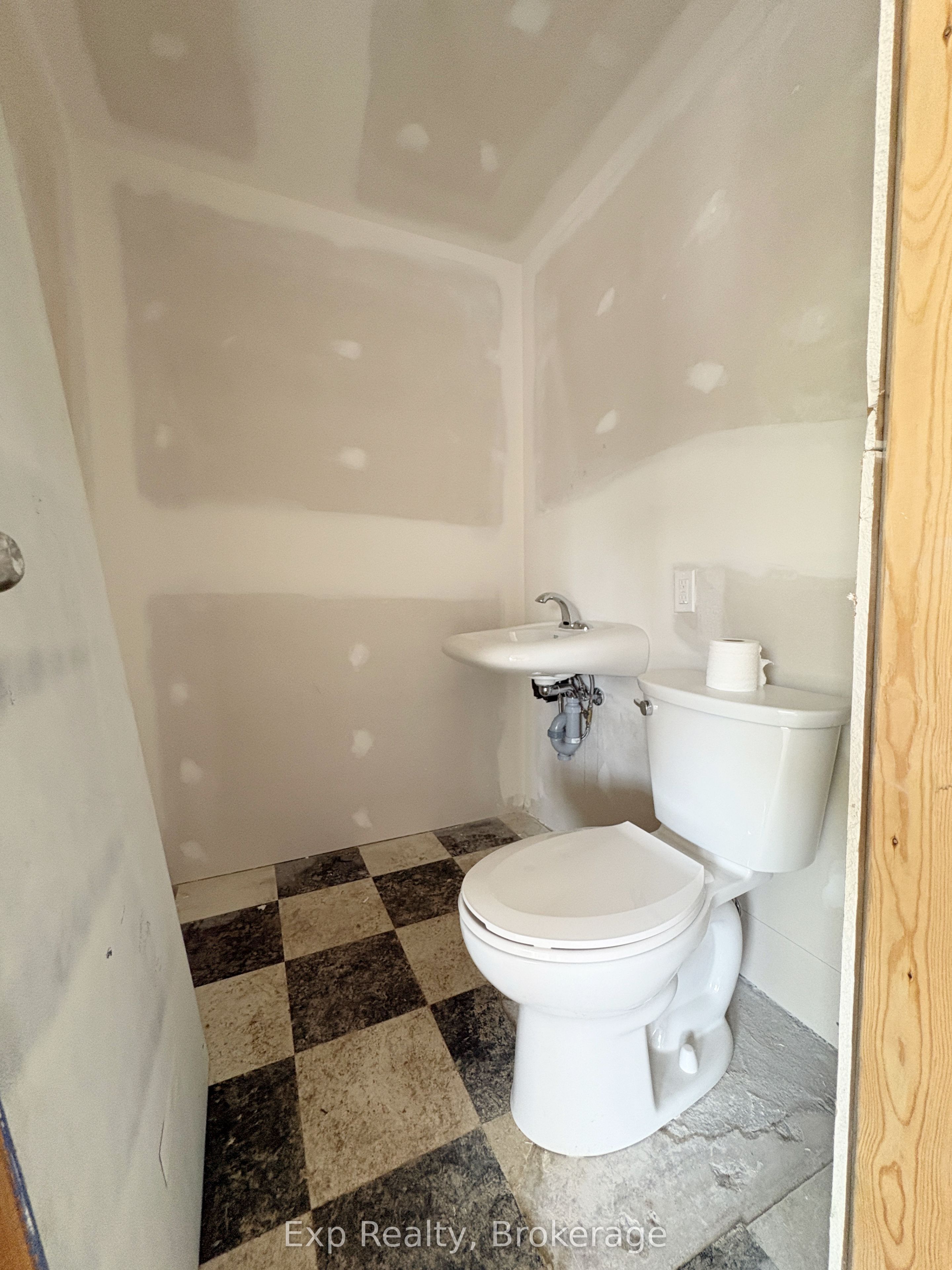 60 Concession Street Property Photo 4