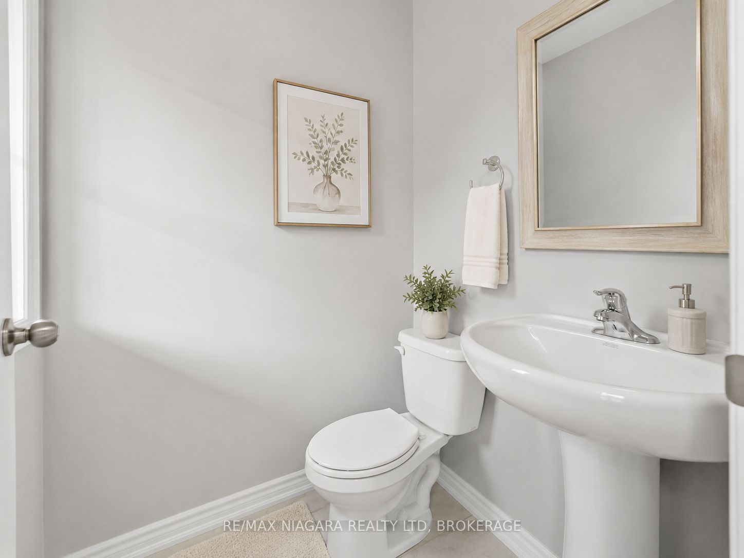 47 Superior Street Property Photo 6