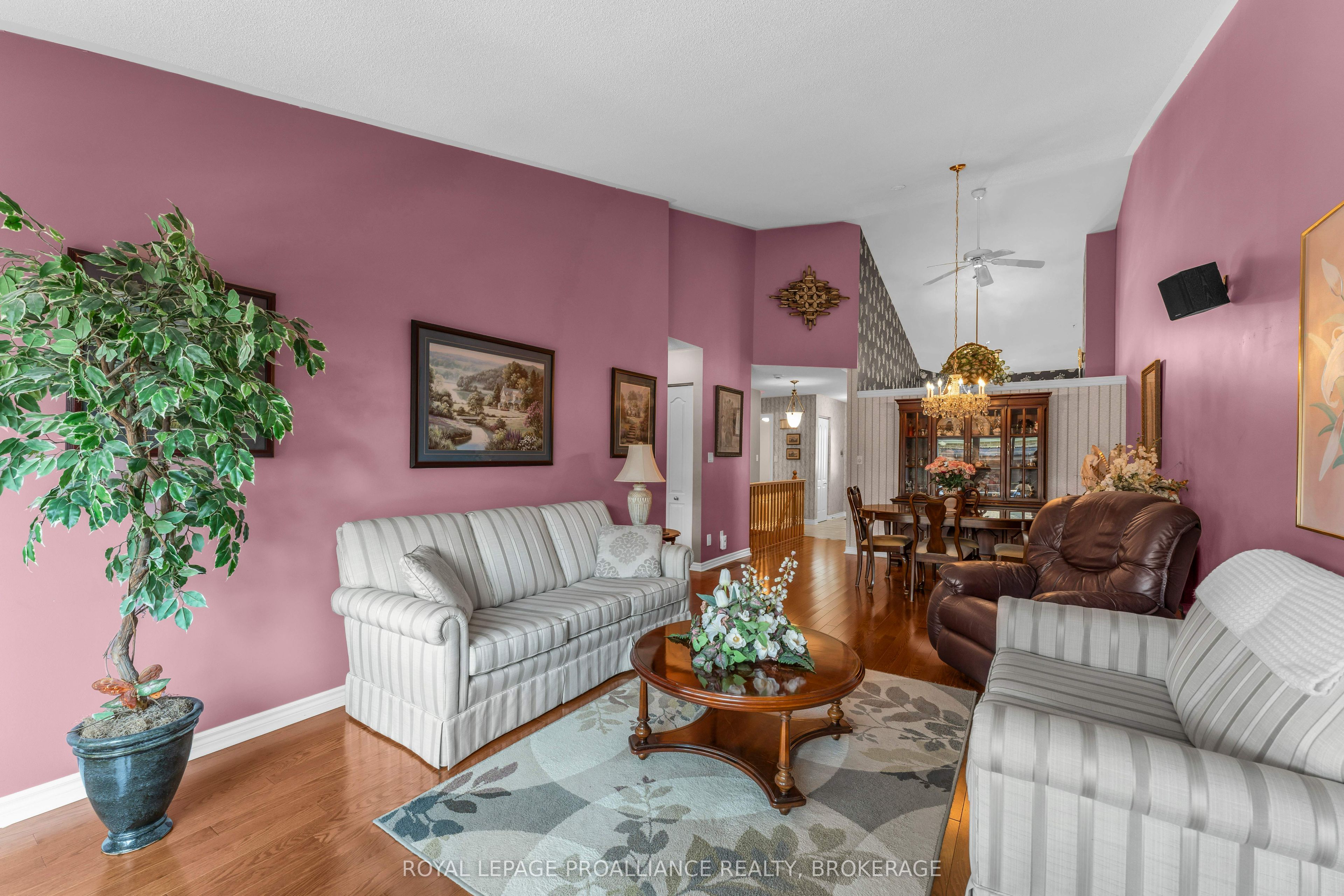 523 Trimble Gate Property Photo 15