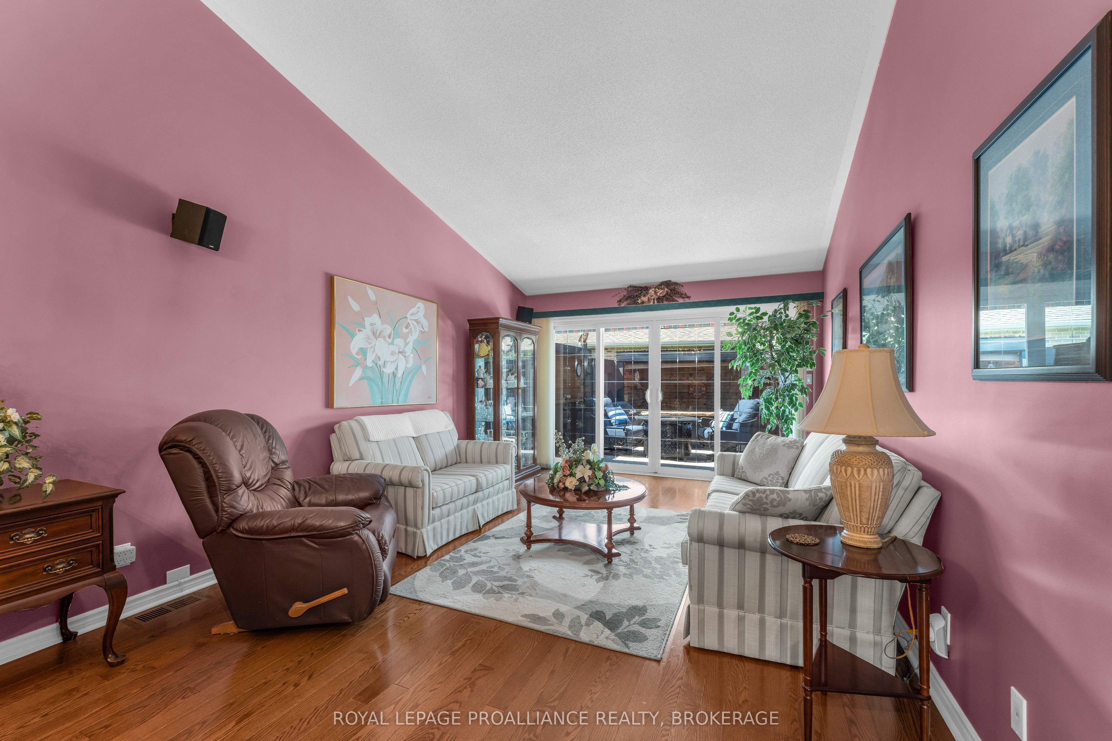 523 Trimble Gate Property Photo 17
