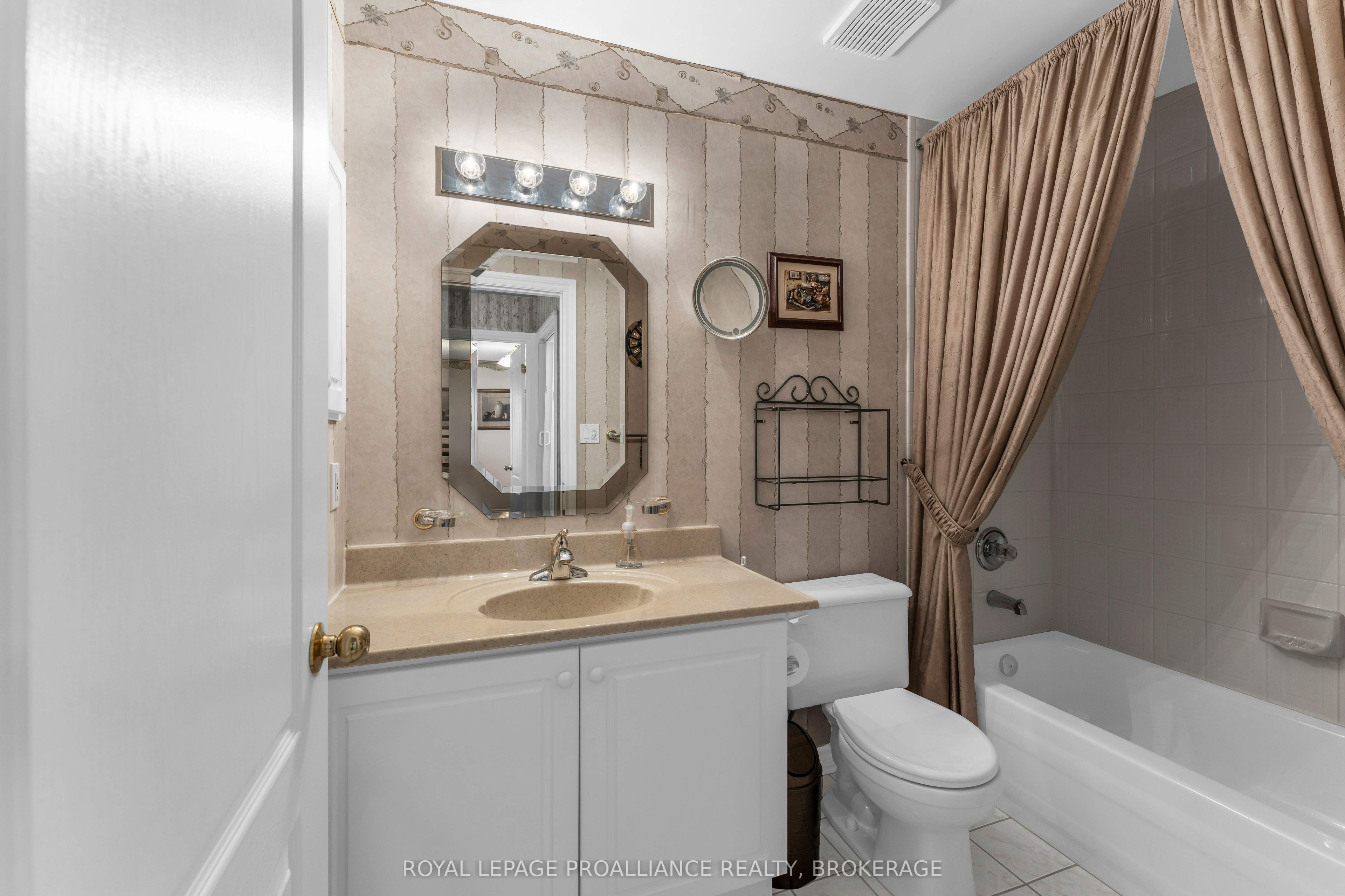 523 Trimble Gate Property Photo 25