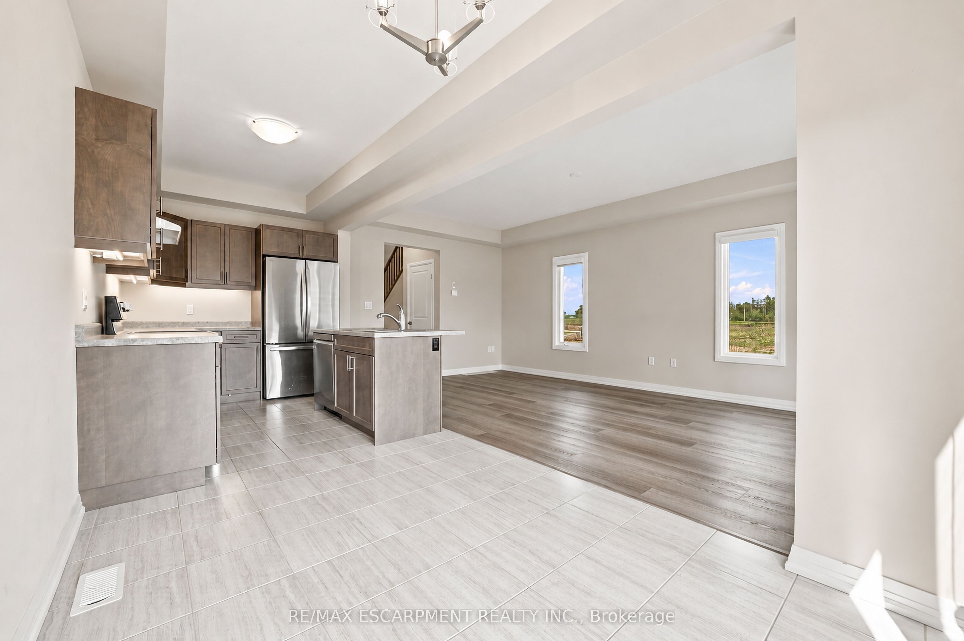 761 Bradford Avenue Property Photo 8