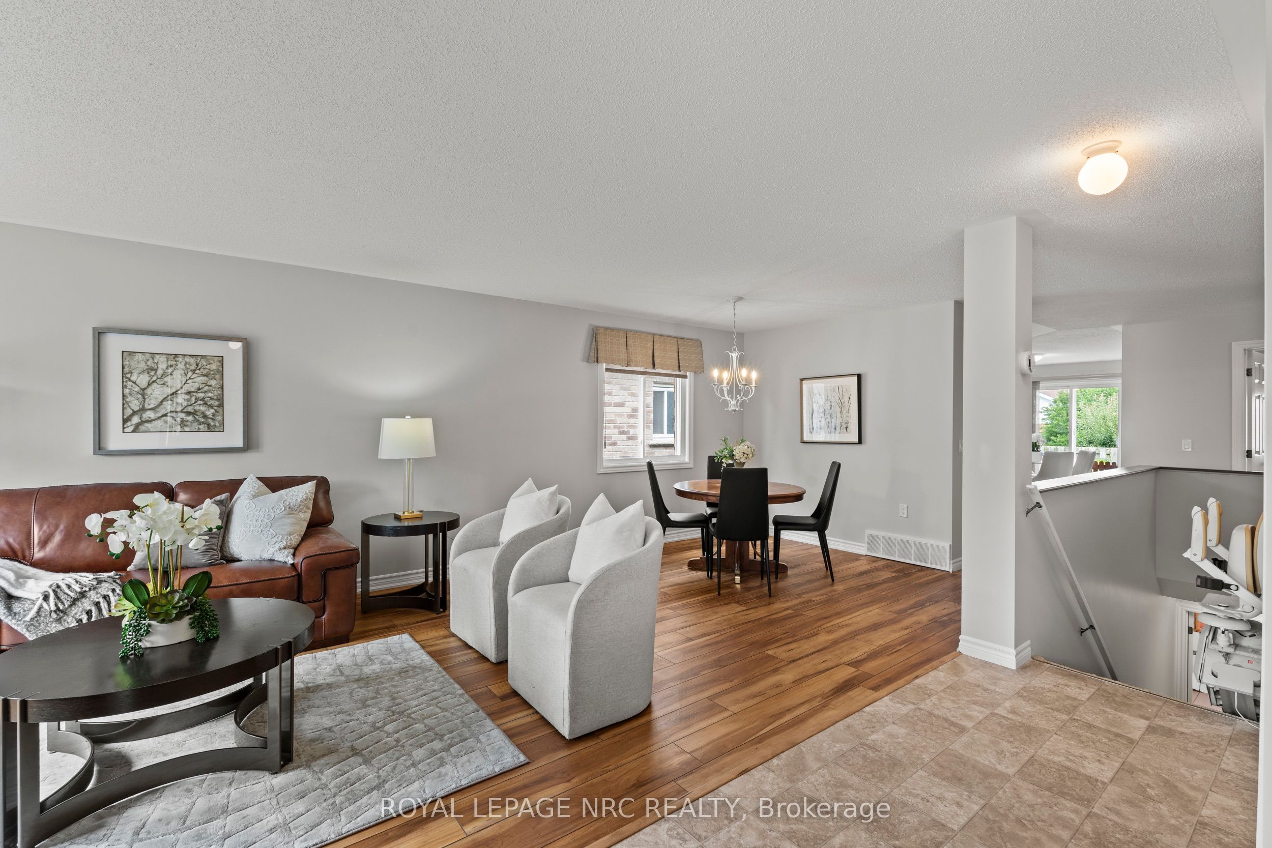 3988 Sunset Lane Property Photo 4