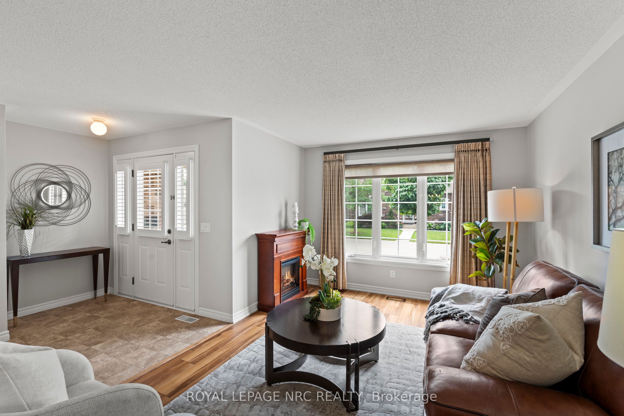 3988 Sunset Lane Property Photo 6