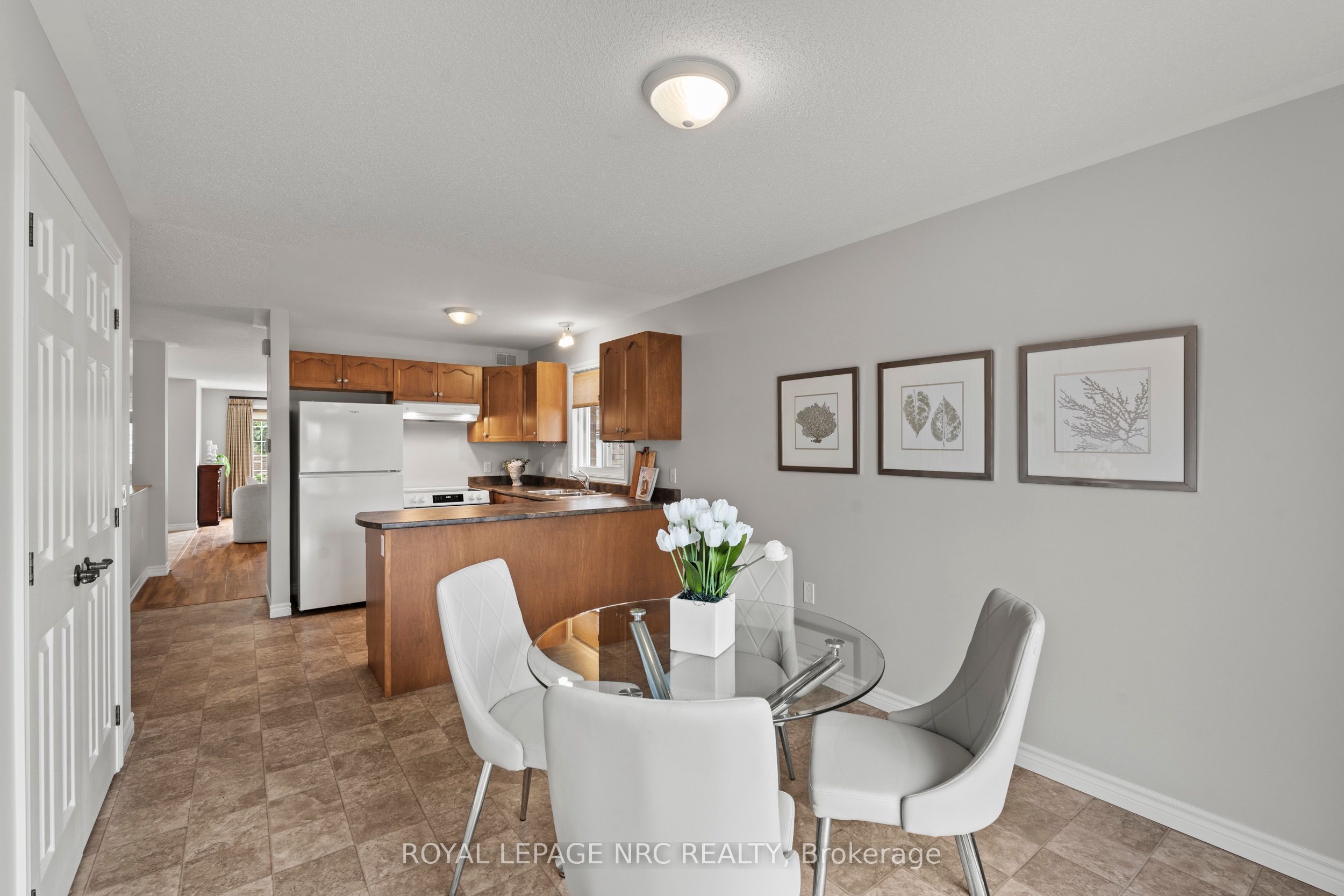 3988 Sunset Lane Property Photo 14
