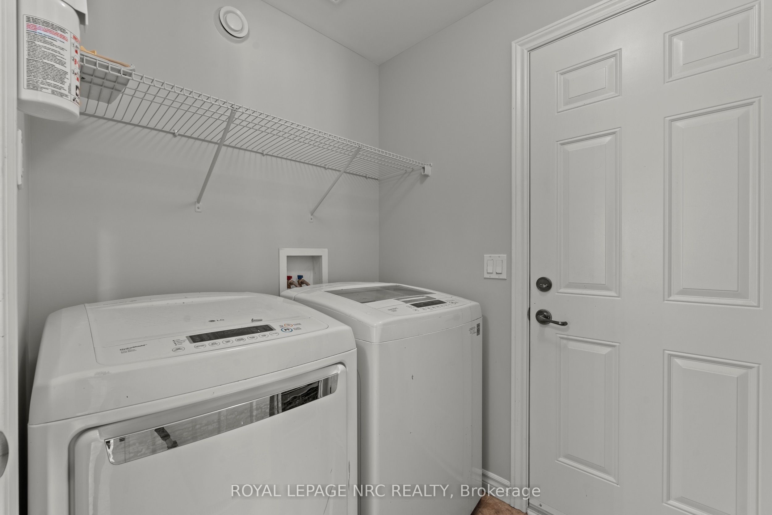 3988 Sunset Lane Property Photo 19
