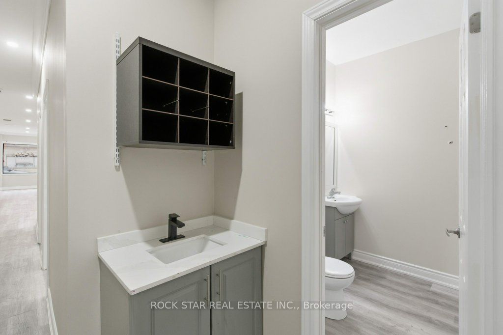 728 Main Street E Property Photo 11