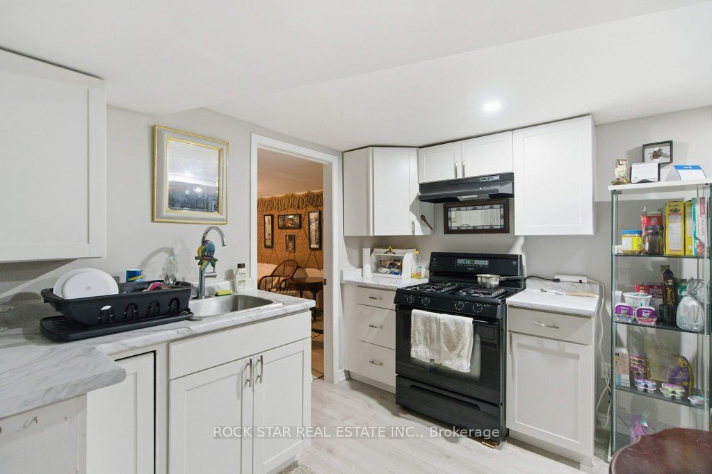 728 Main Street E Property Photo 25