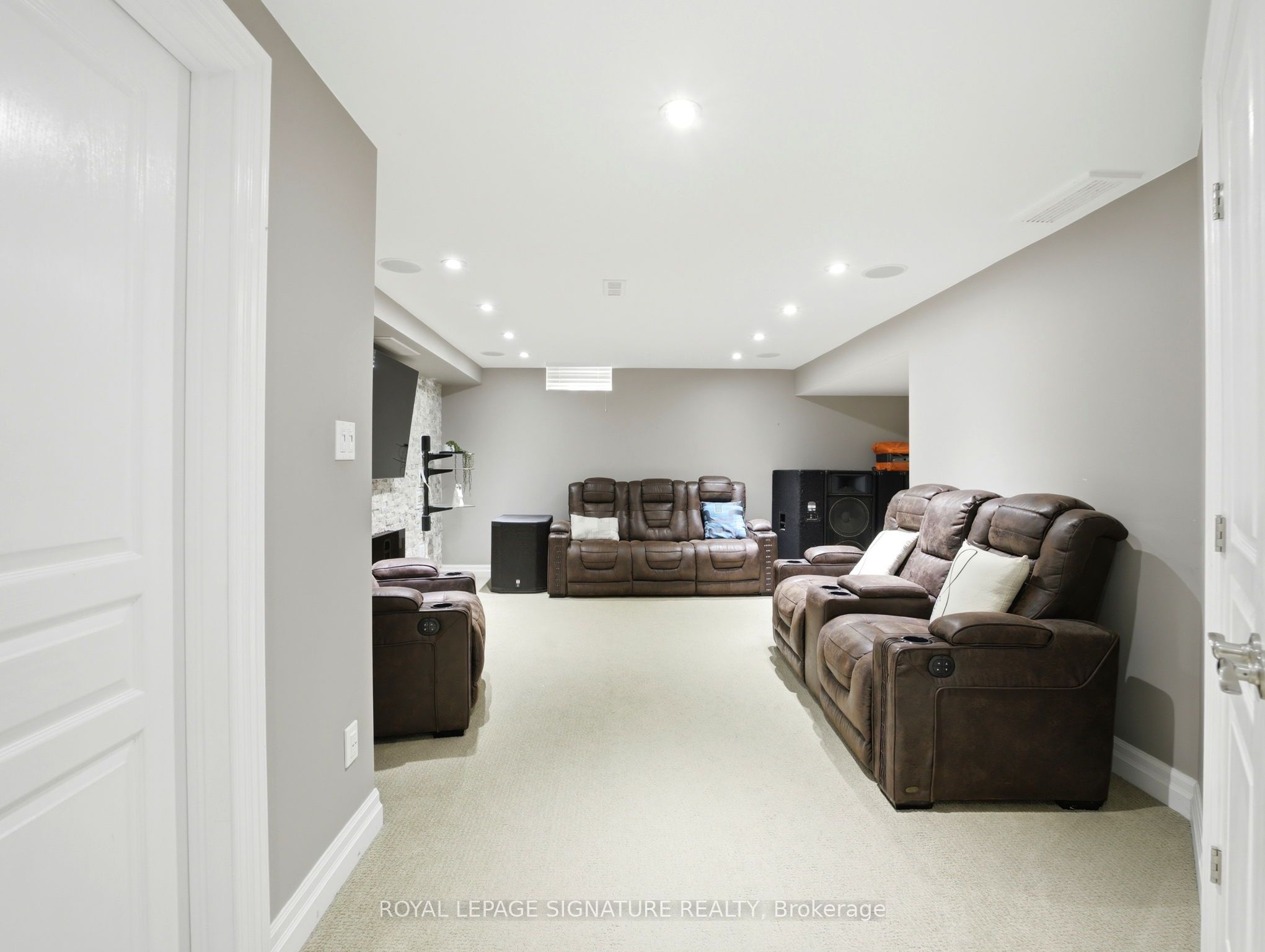 98 Willow Lane Property Photo 30