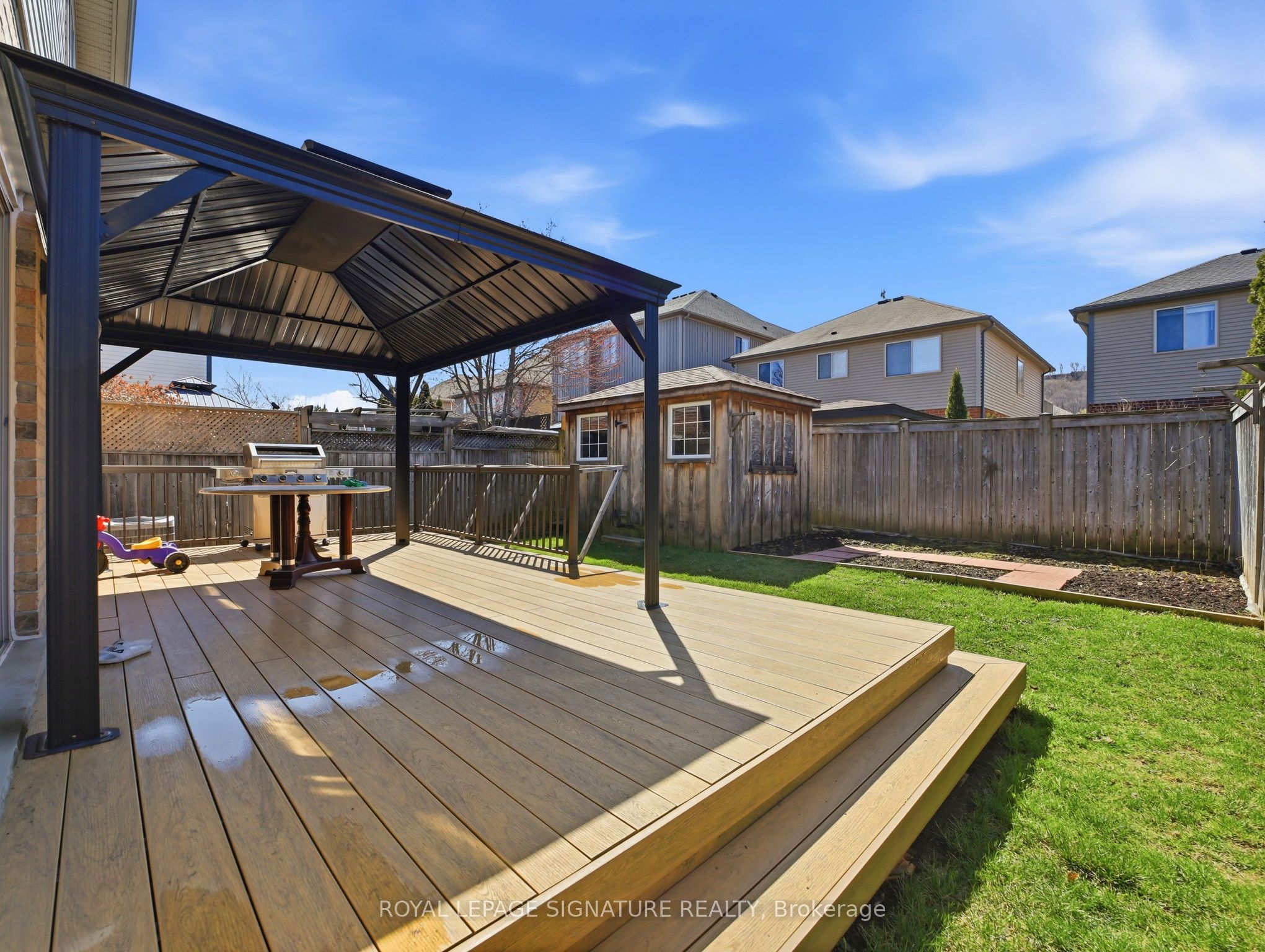 98 Willow Lane Property Photo 37
