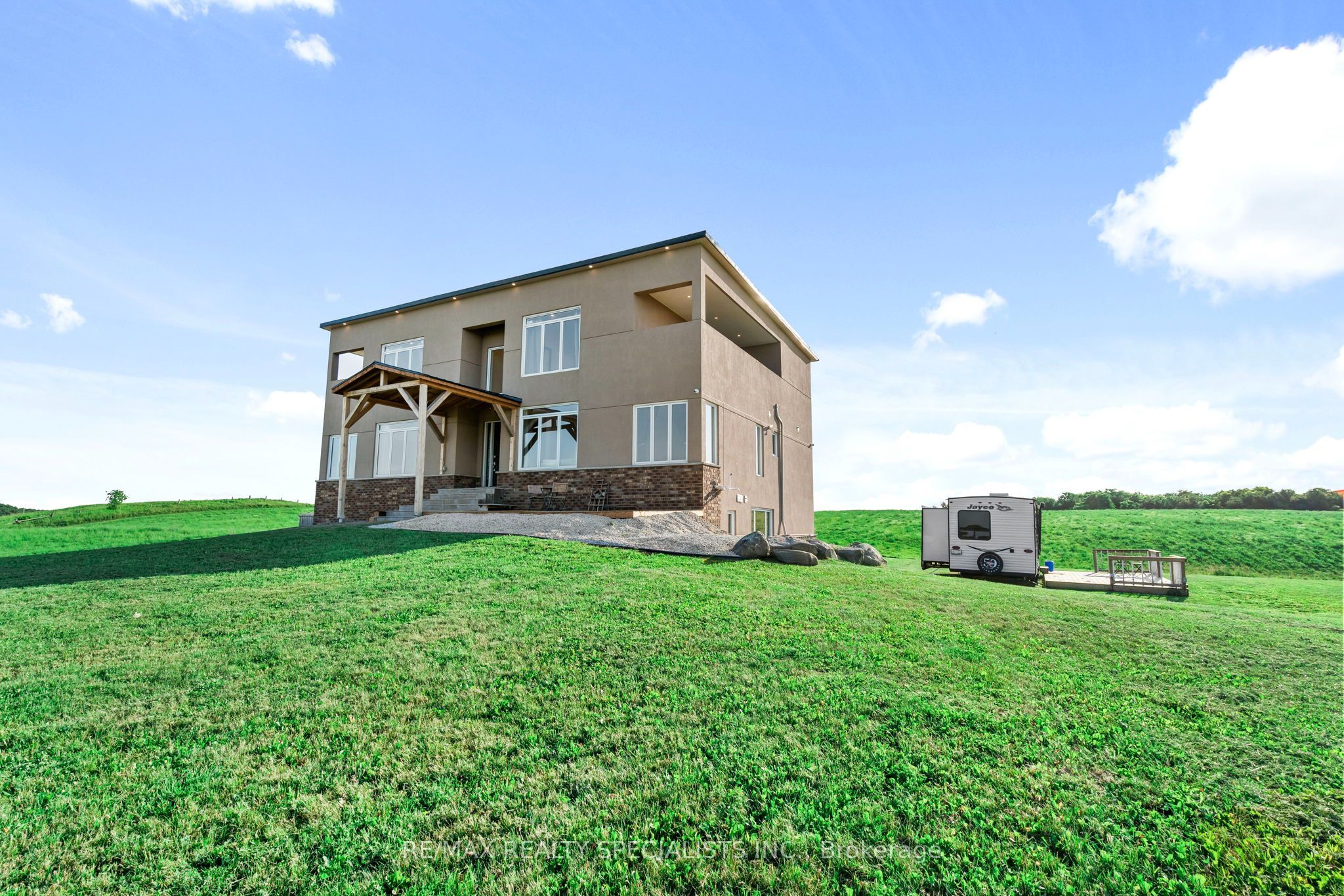 676378 Centre Road Property Photo 3