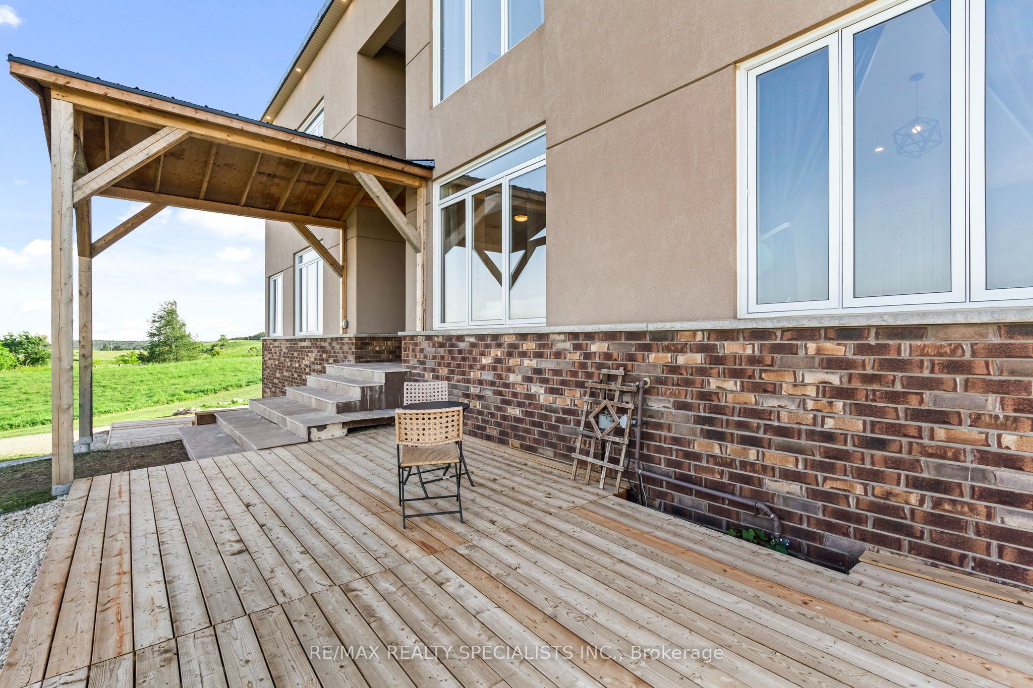 676378 Centre Road Property Photo 5