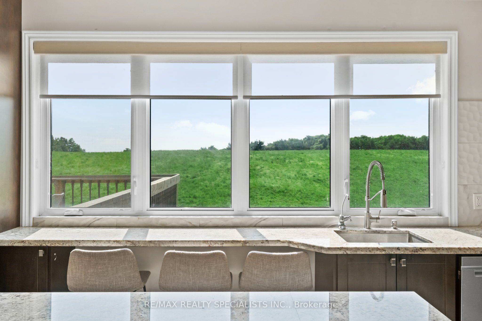 676378 Centre Road Property Photo 8