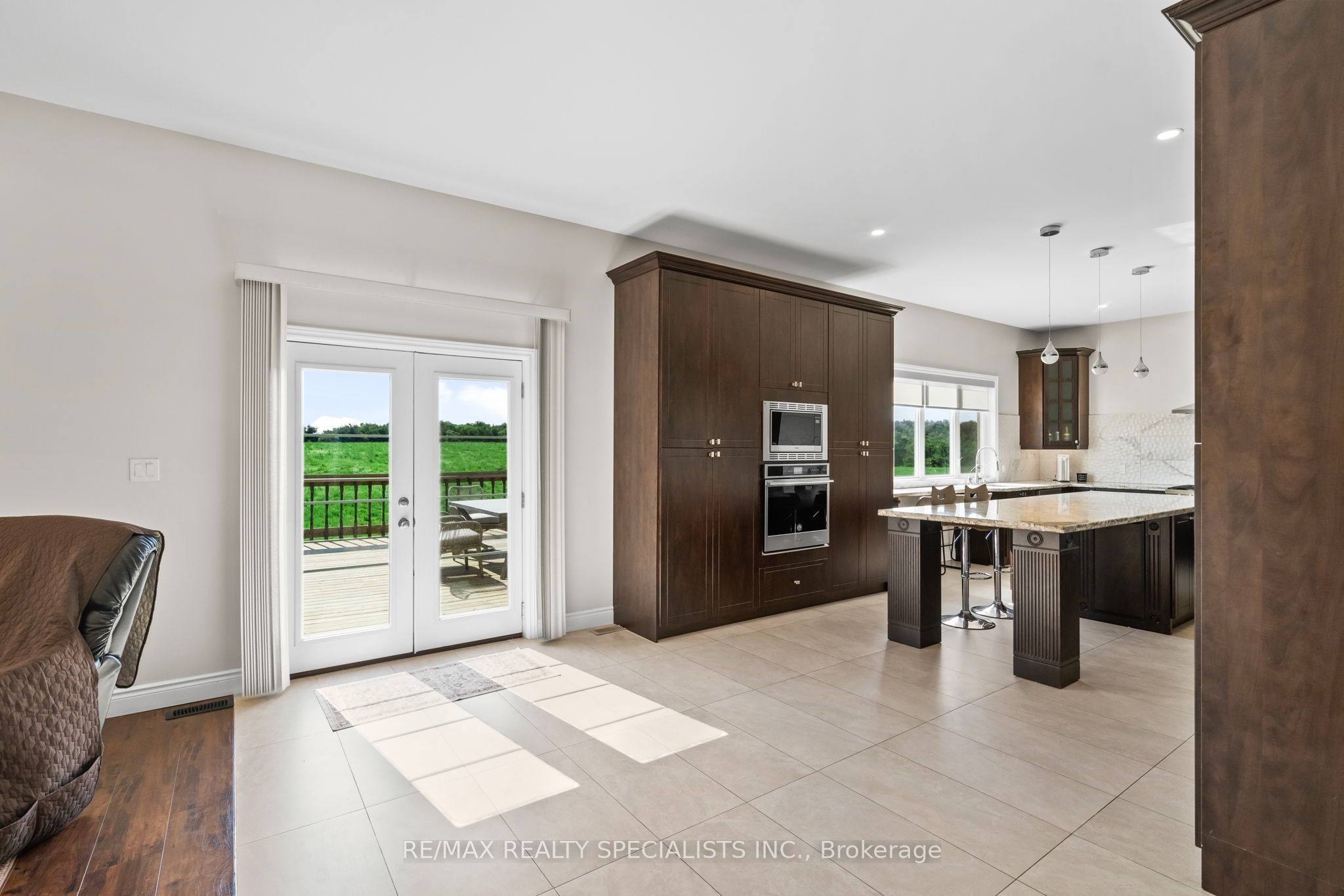 676378 Centre Road Property Photo 11