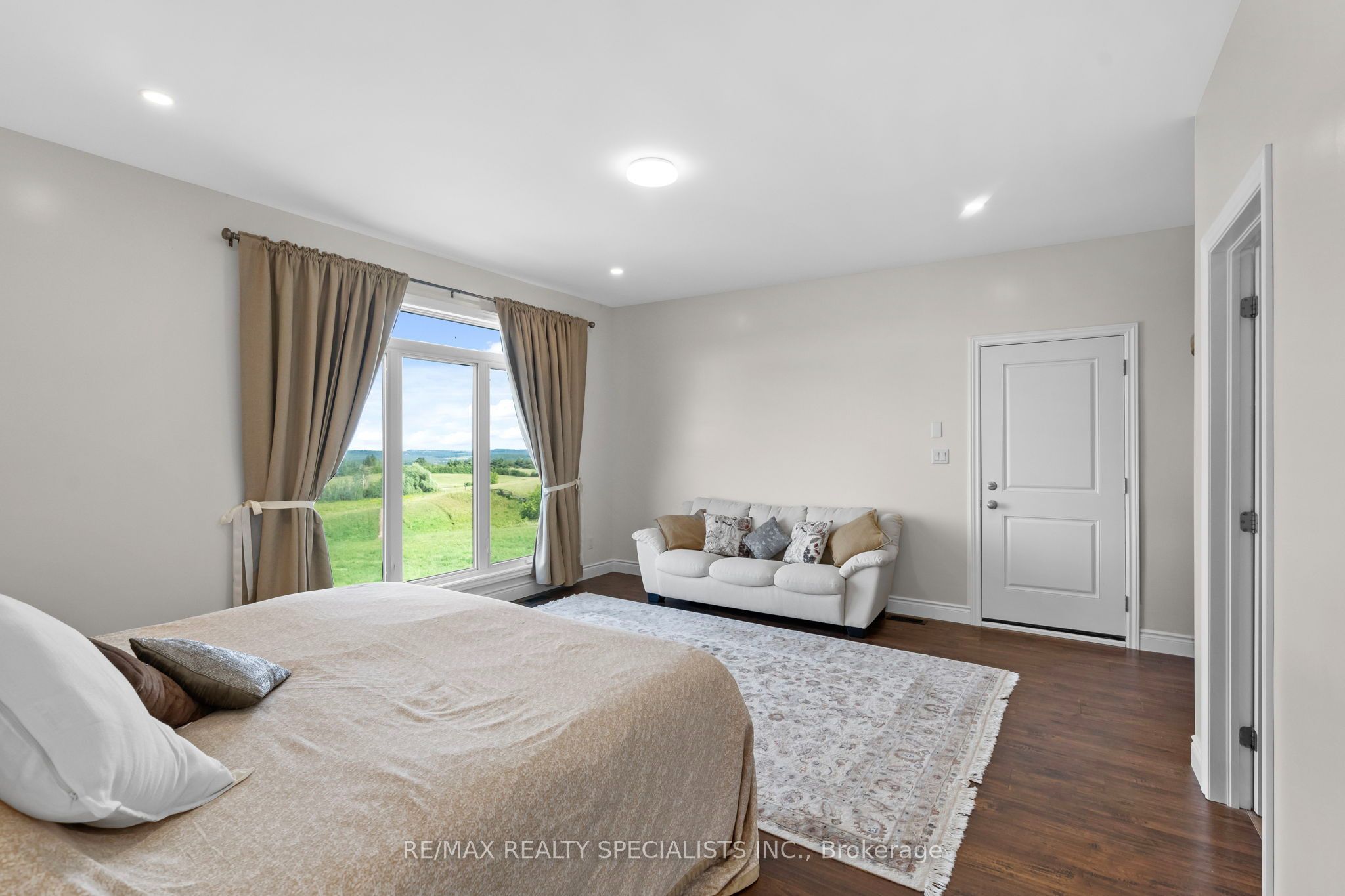 676378 Centre Road Property Photo 29