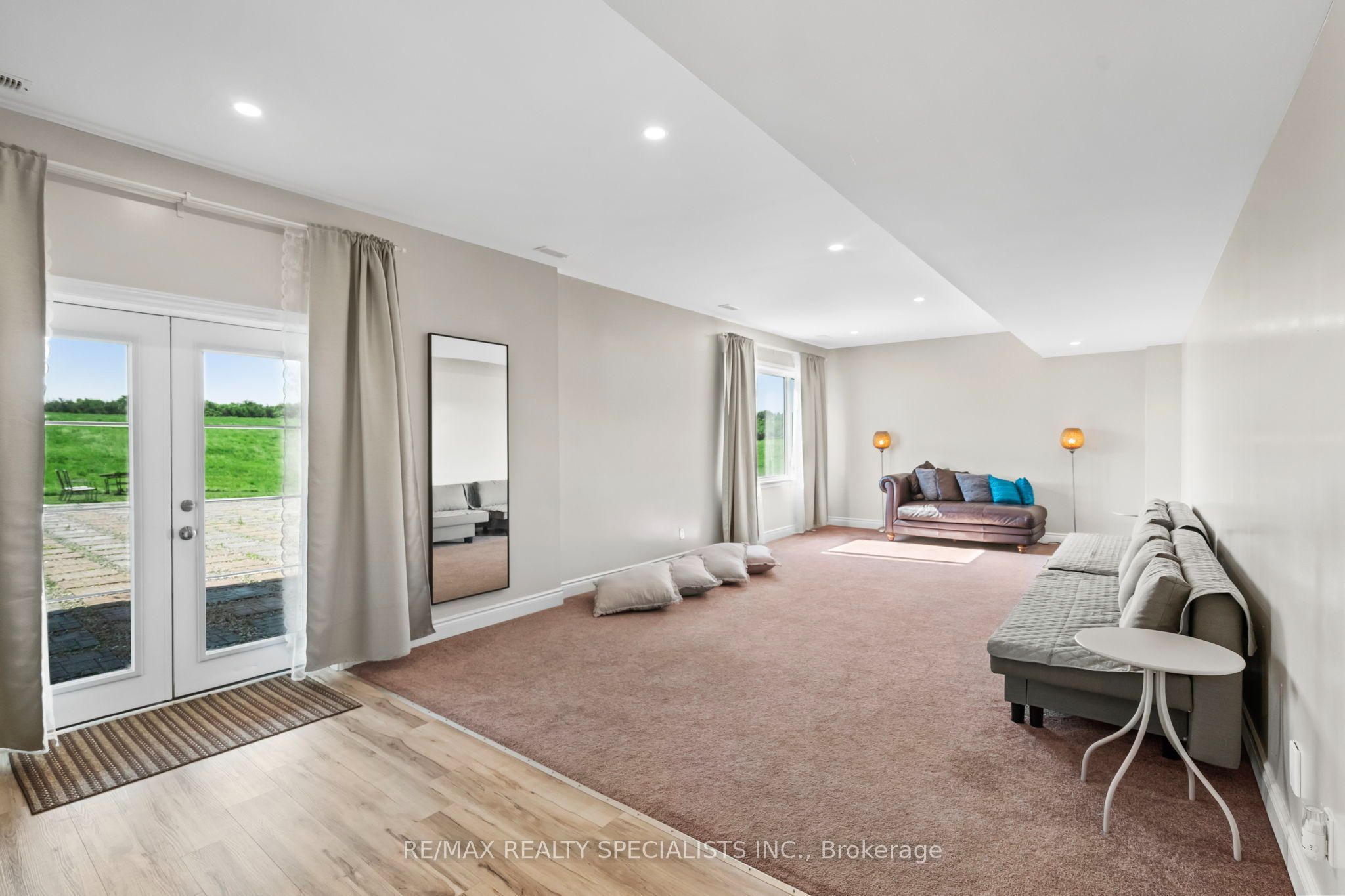 676378 Centre Road Property Photo 37