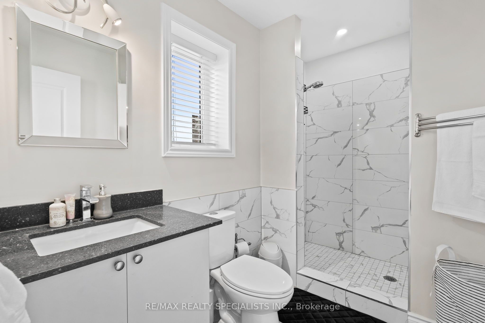 676378 Centre Road Property Photo 41