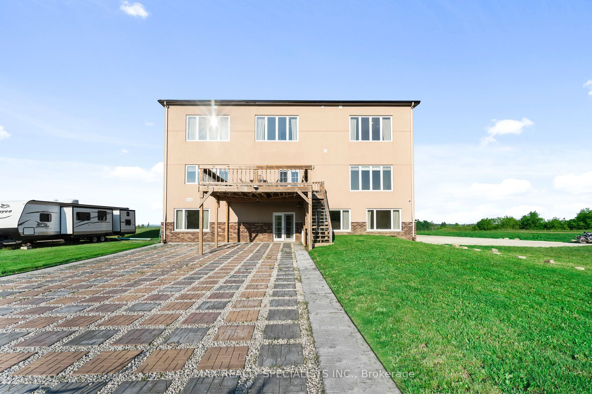 676378 Centre Road Property Photo 46