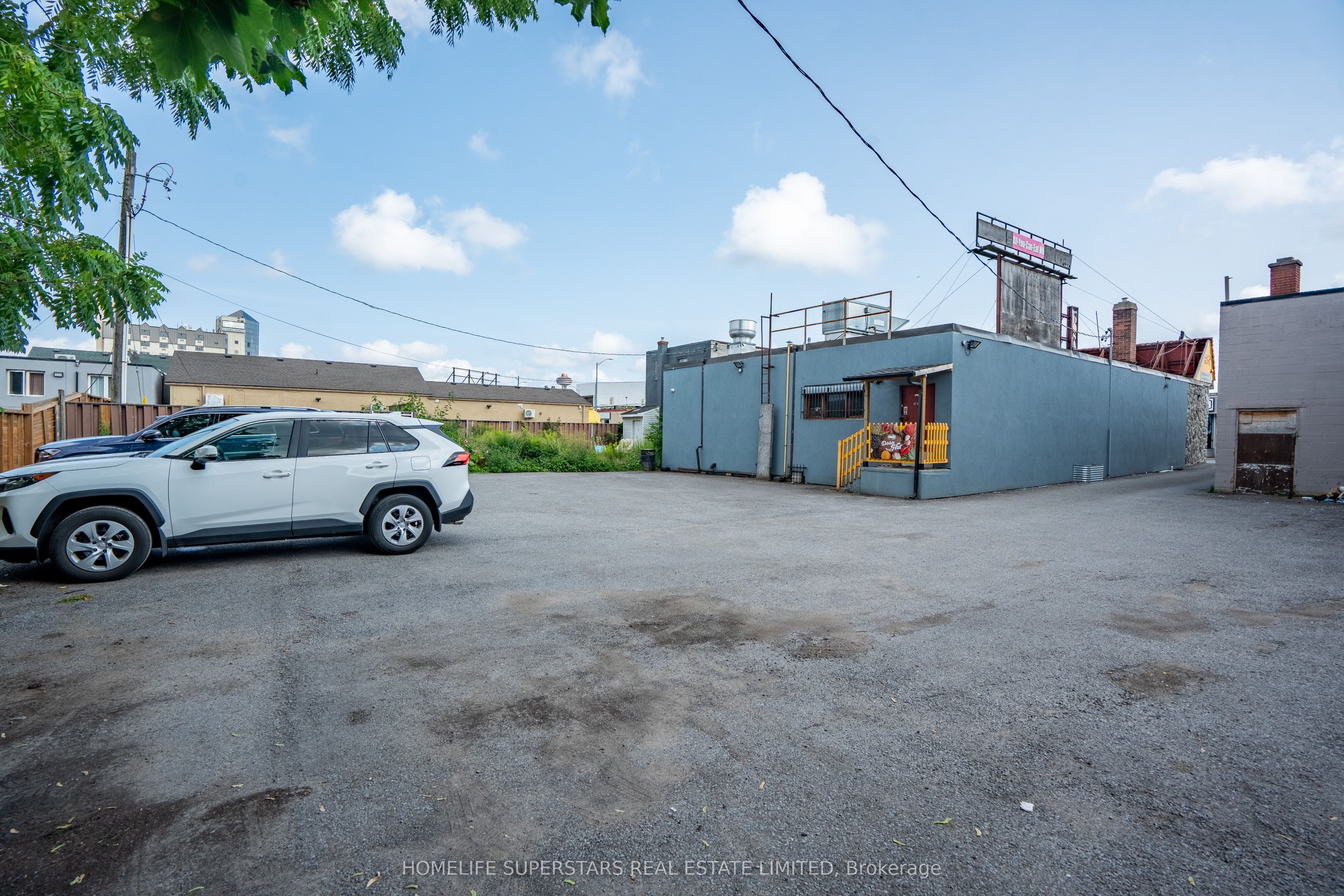 5991 Lundys Lane E Property Photo 7