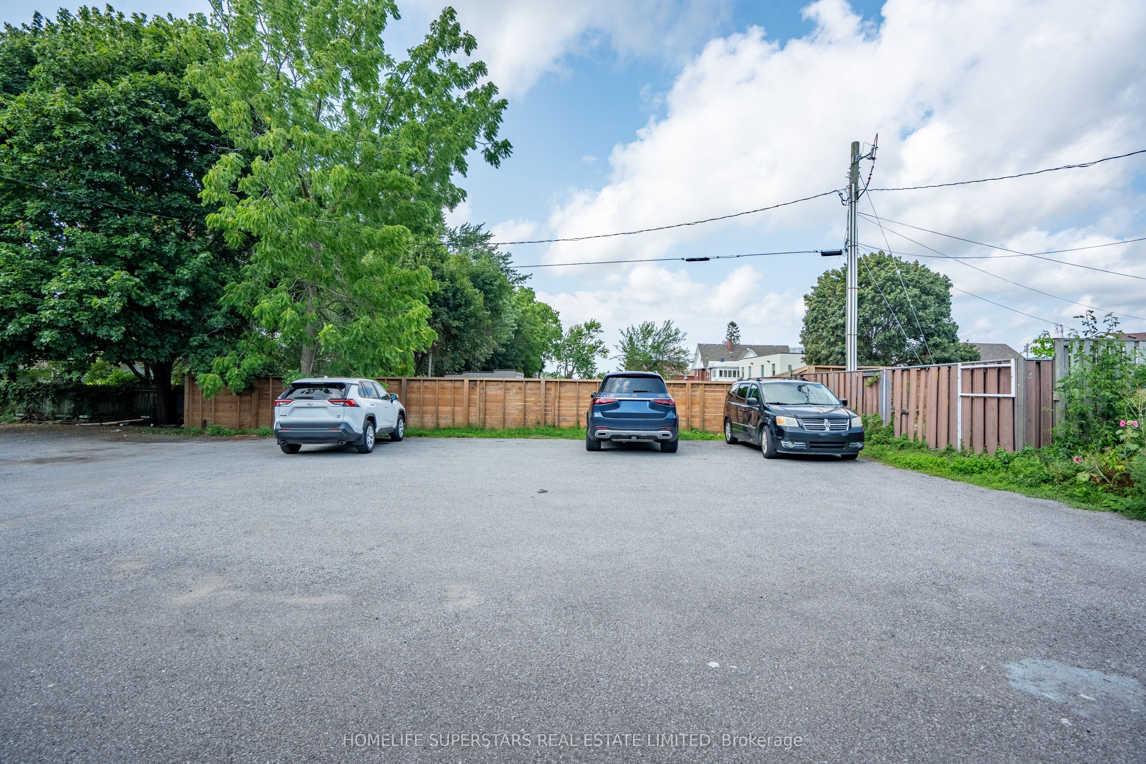 5991 Lundys Lane E Property Photo 10