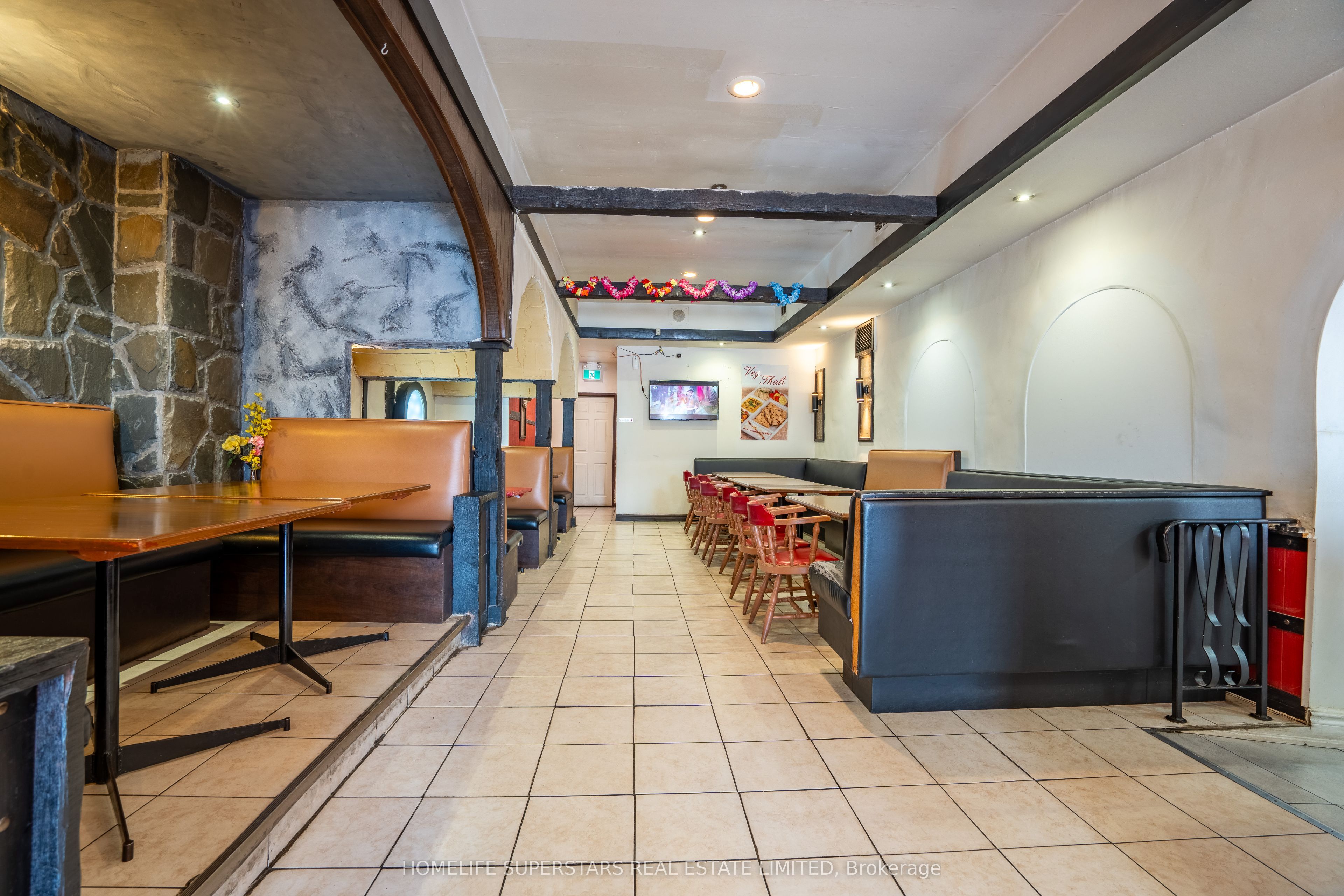 5991 Lundys Lane E Property Photo 14