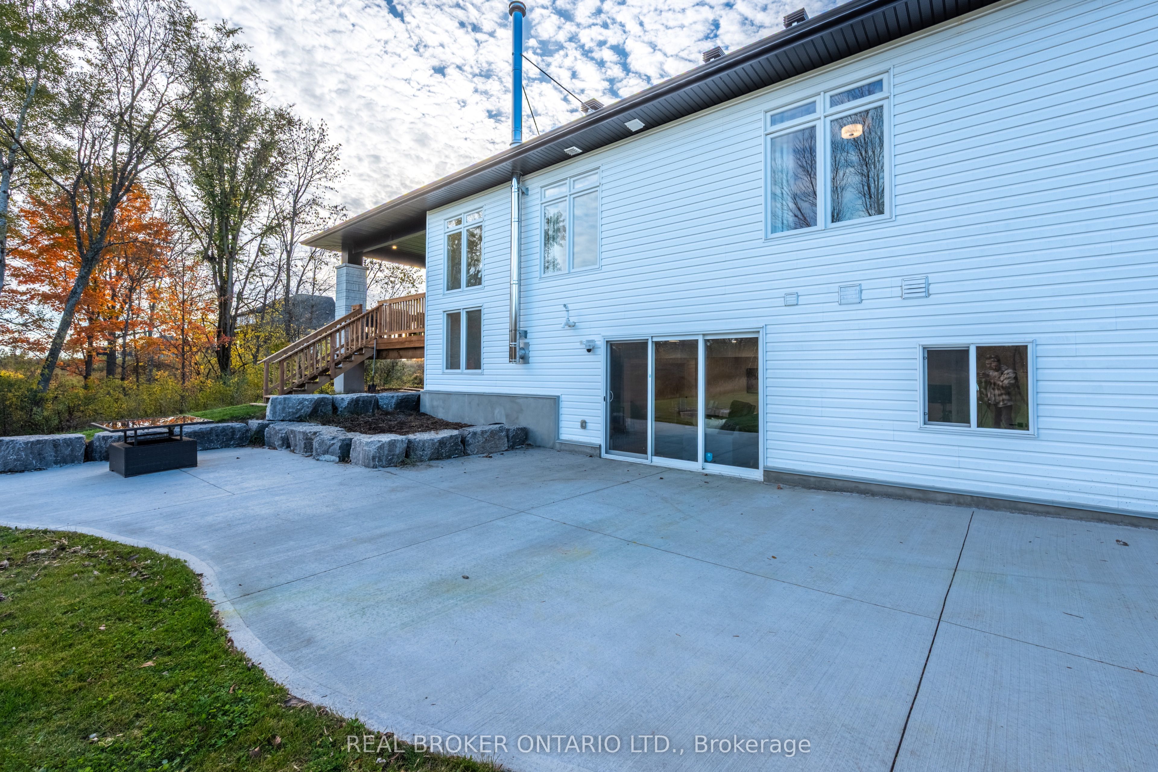 119 Ernest Way Property Photo 4