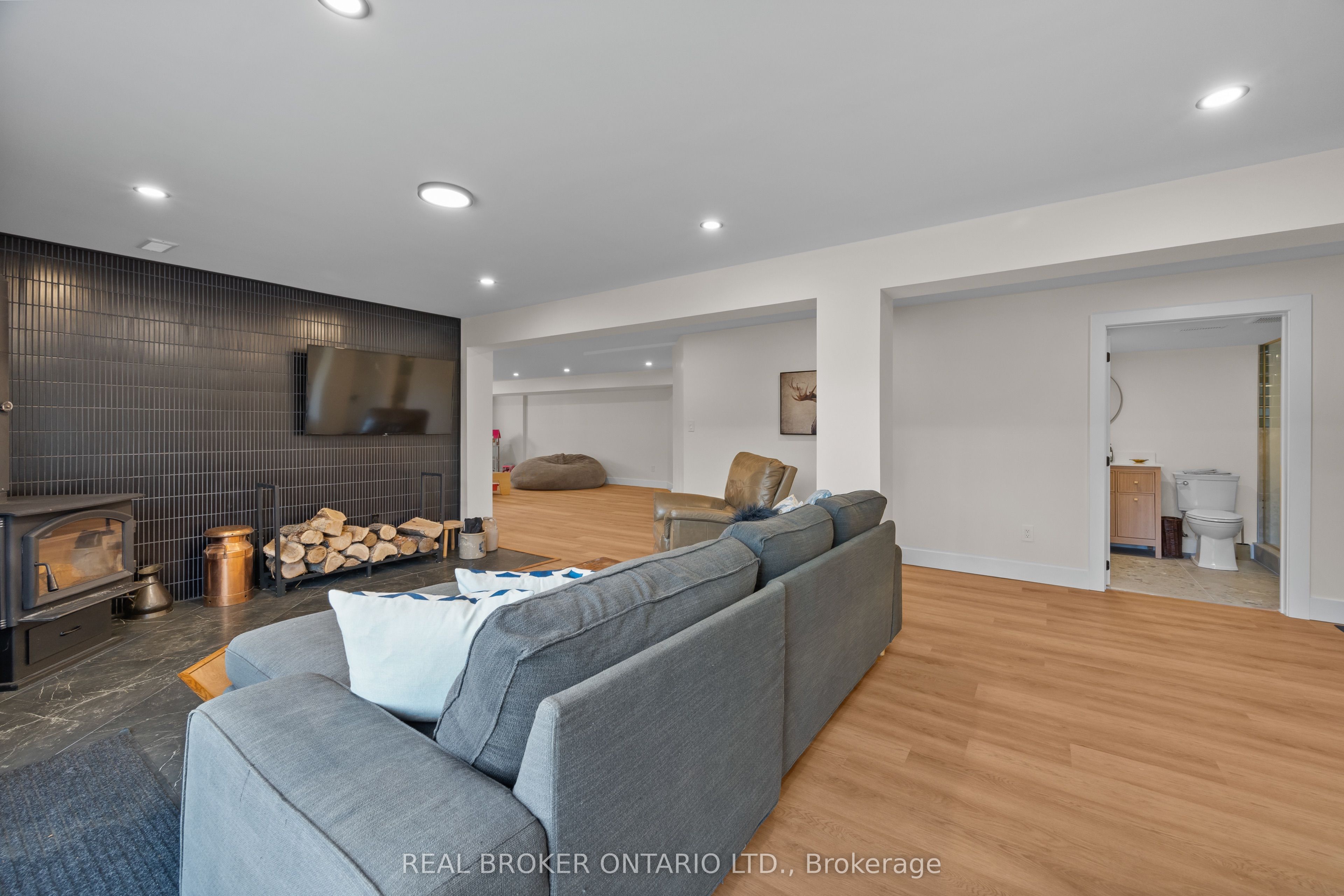 119 Ernest Way Property Photo 33