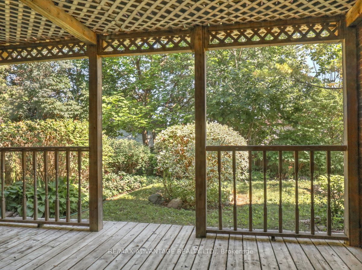 264 Suffolk Place Property Photo 5
