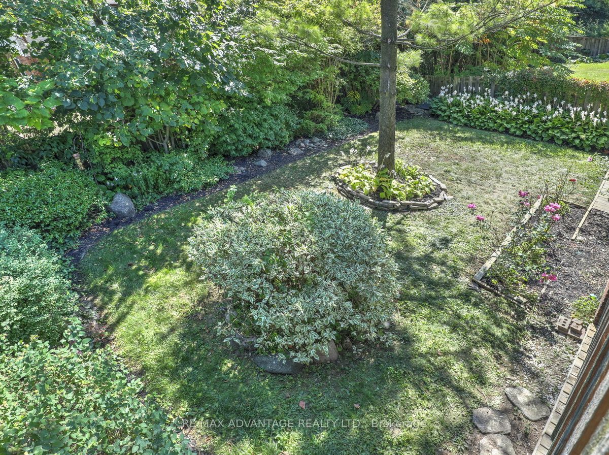264 Suffolk Place Property Photo 6