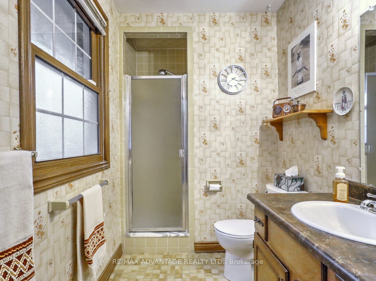 264 Suffolk Place Property Photo 24