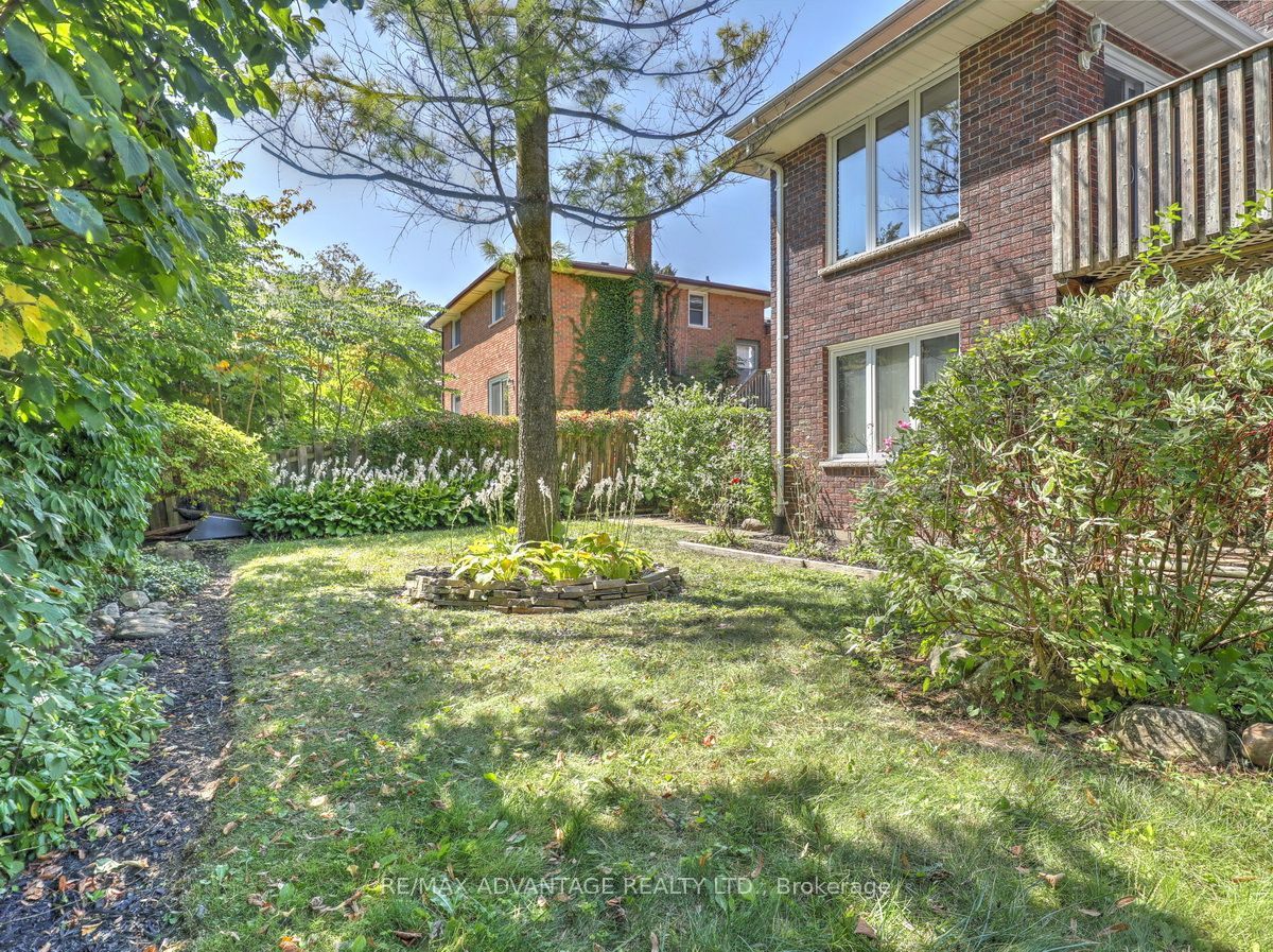 264 Suffolk Place Property Photo 46