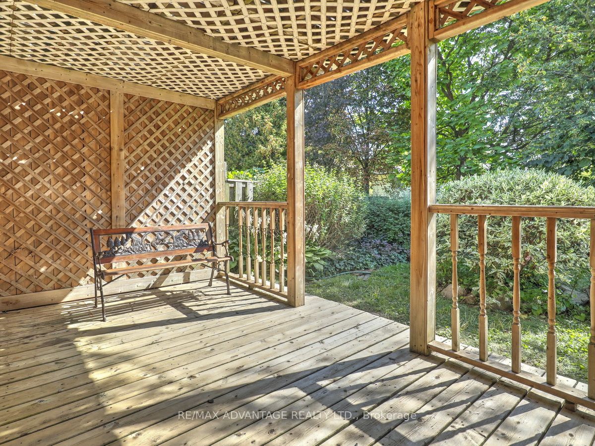 264 Suffolk Place Property Photo 48