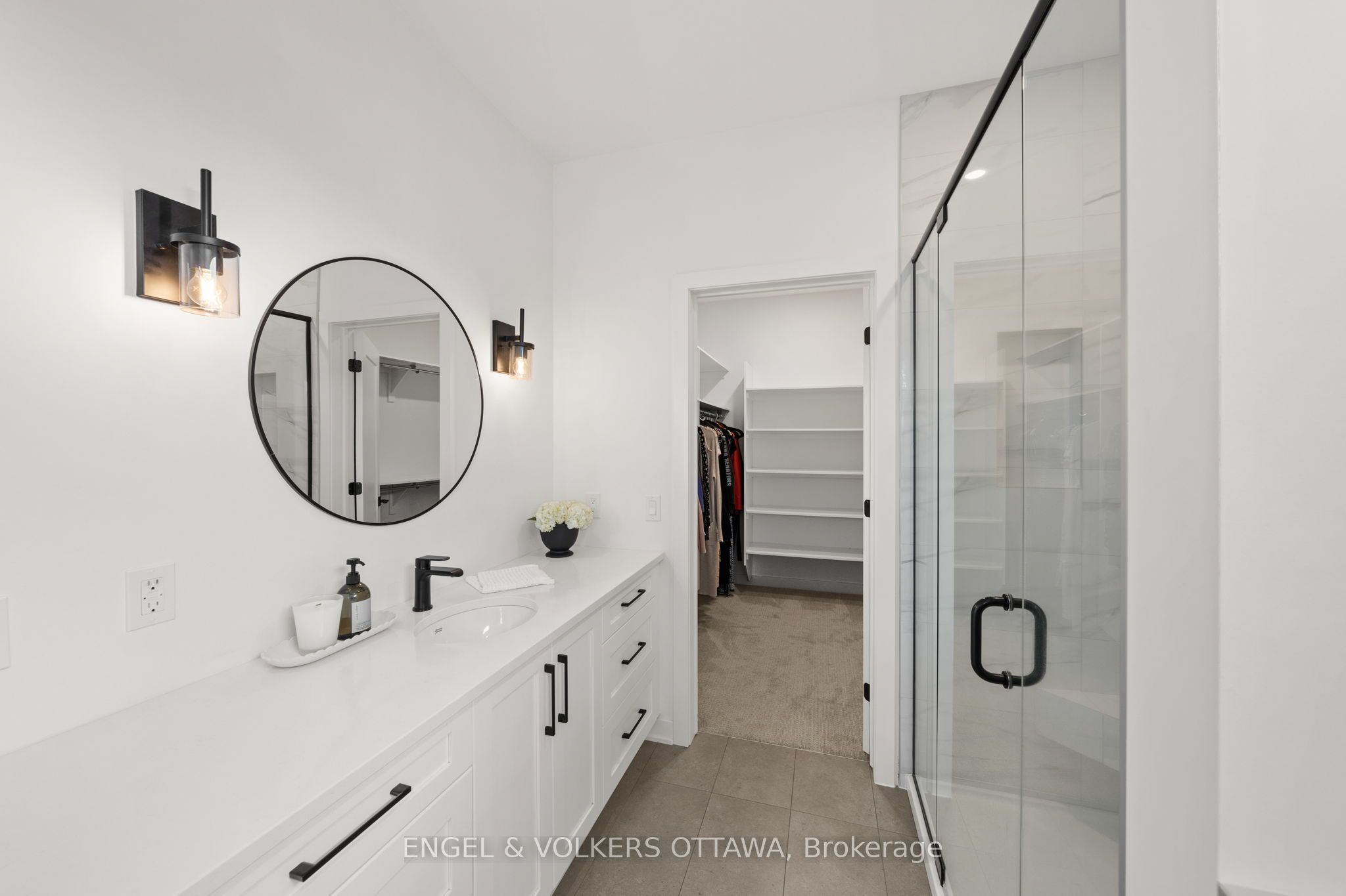 2932 Danbury Way Property Photo 28