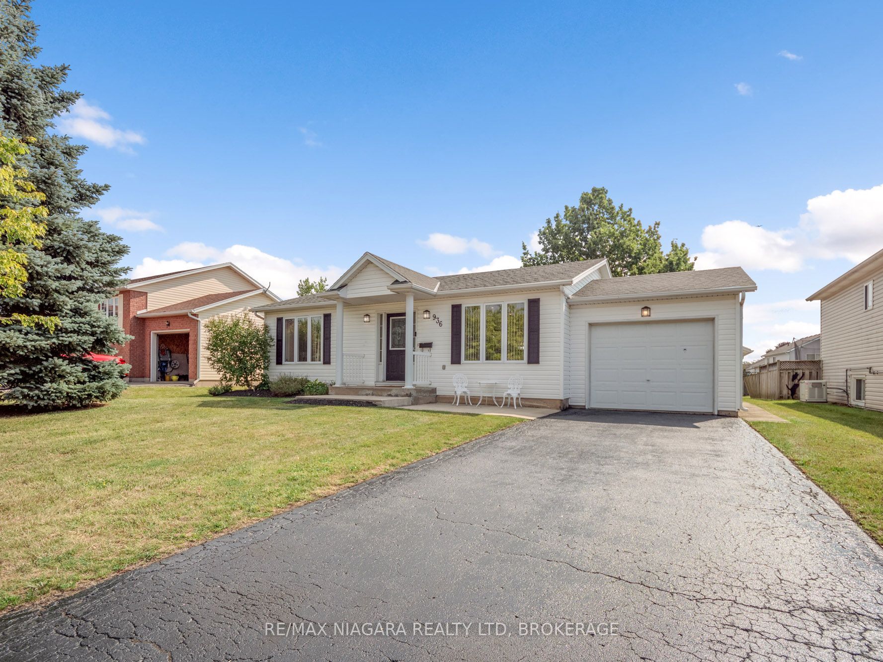 936 Colette Road Property Photo 1