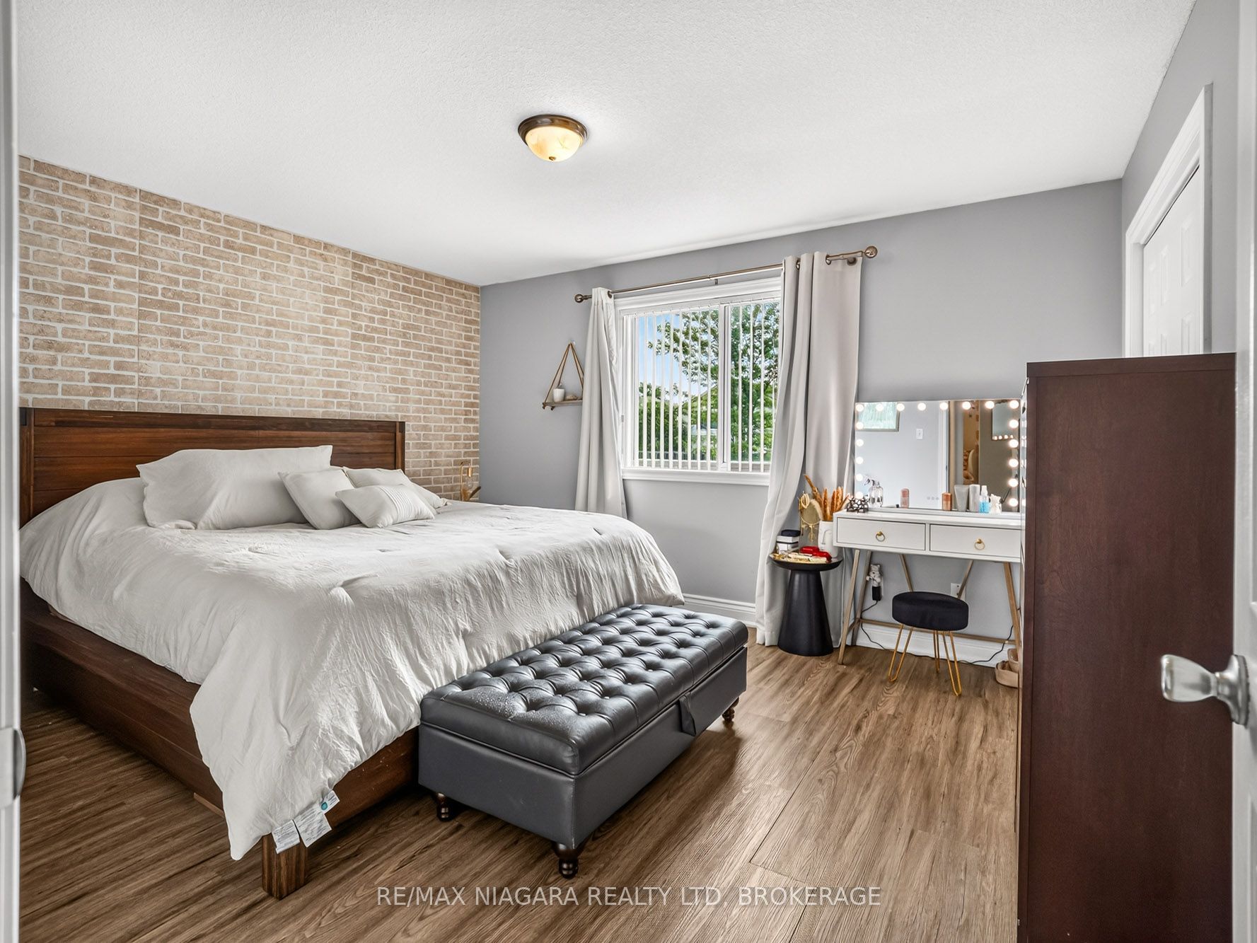 936 Colette Road Property Photo 12