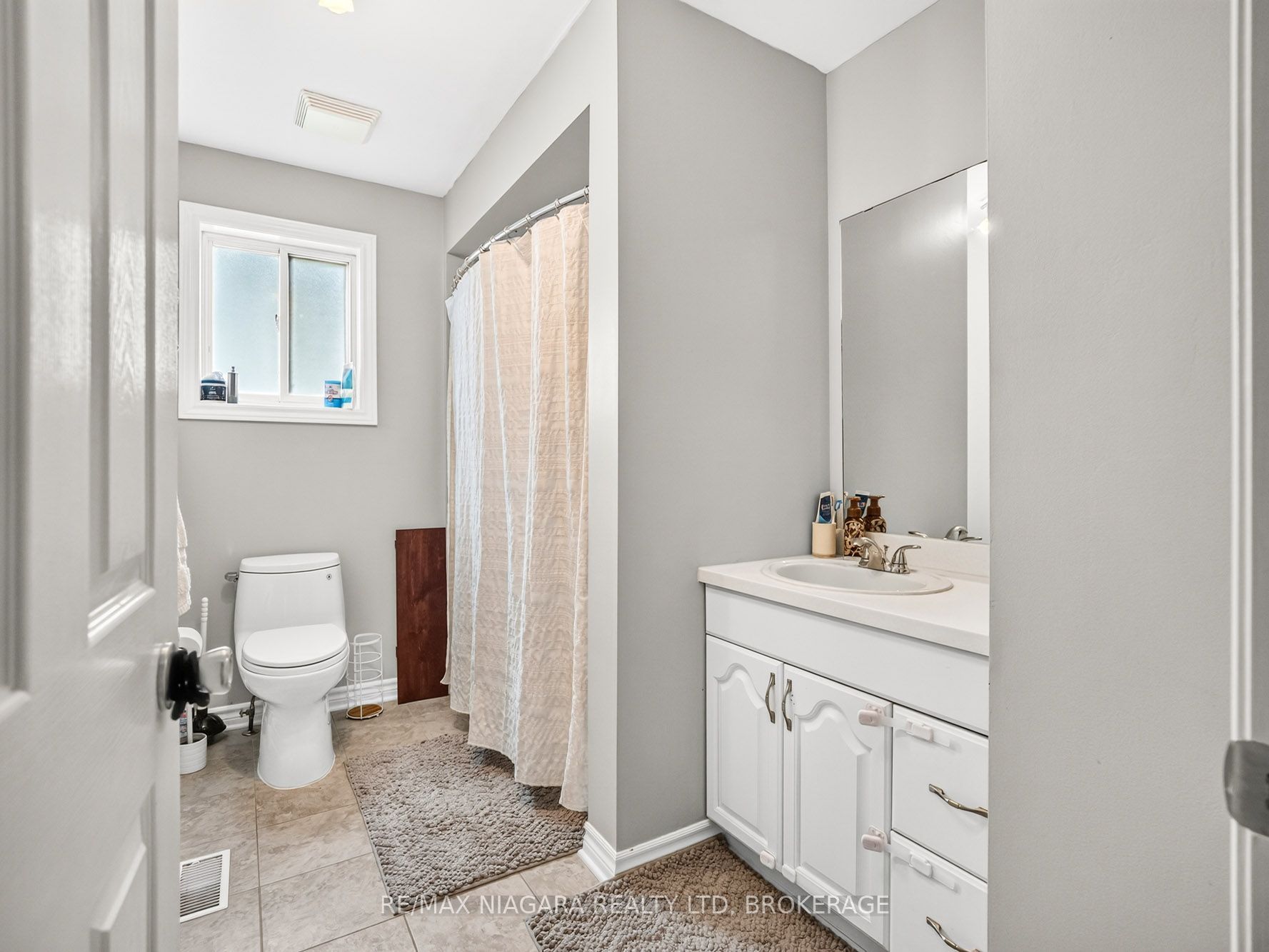936 Colette Road Property Photo 13