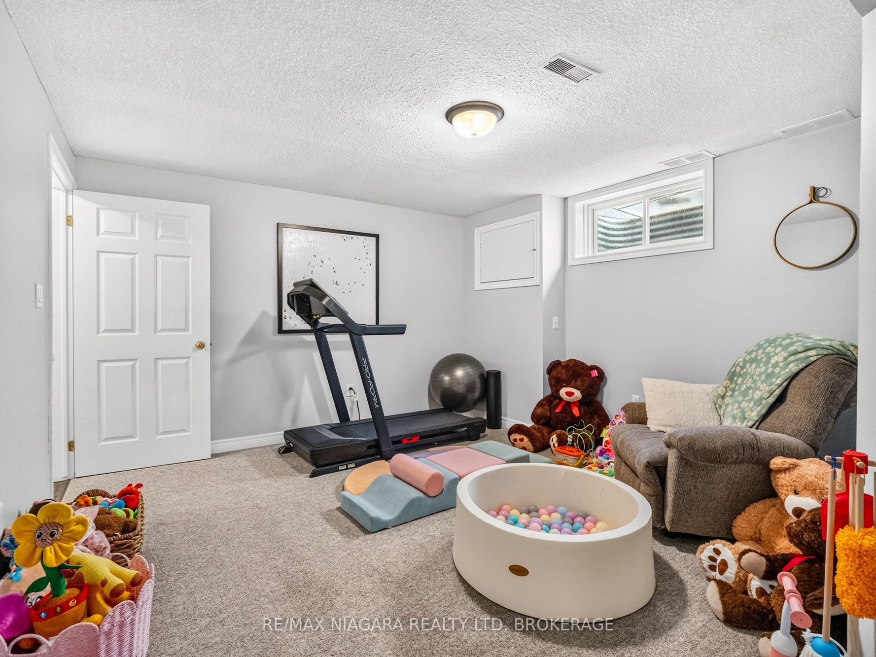 936 Colette Road Property Photo 15