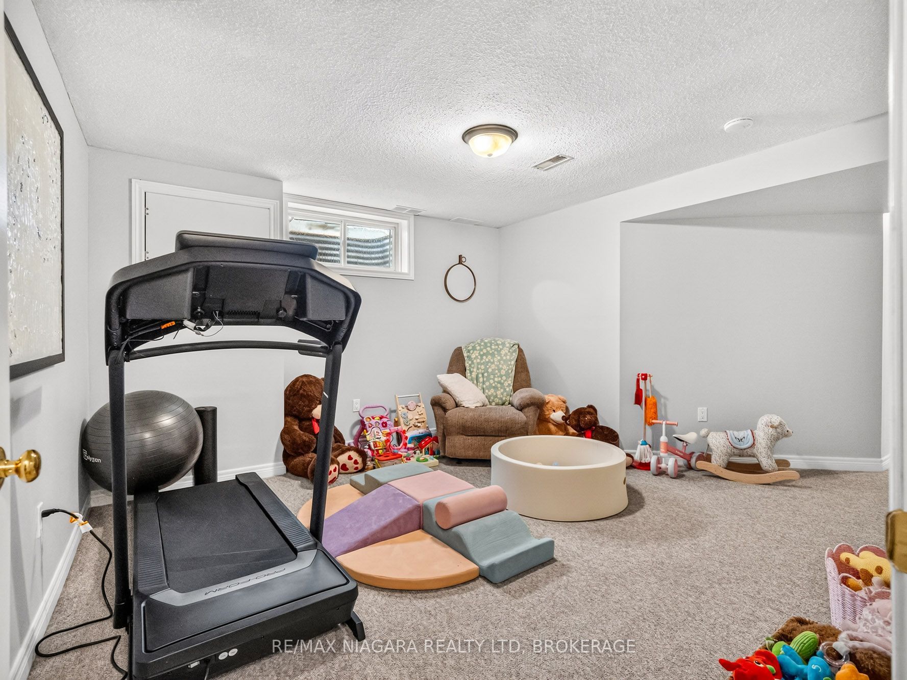 936 Colette Road Property Photo 16