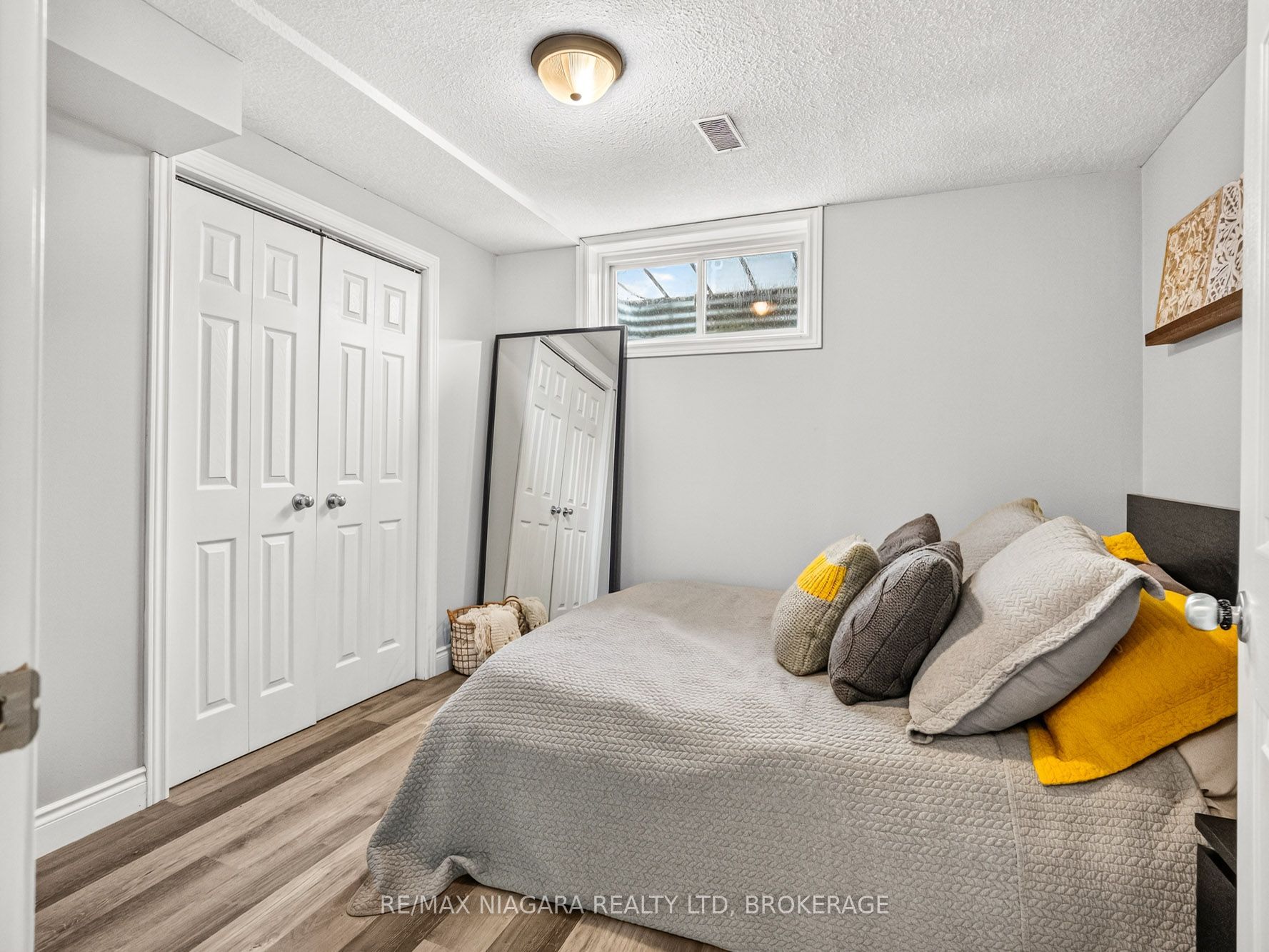 936 Colette Road Property Photo 17