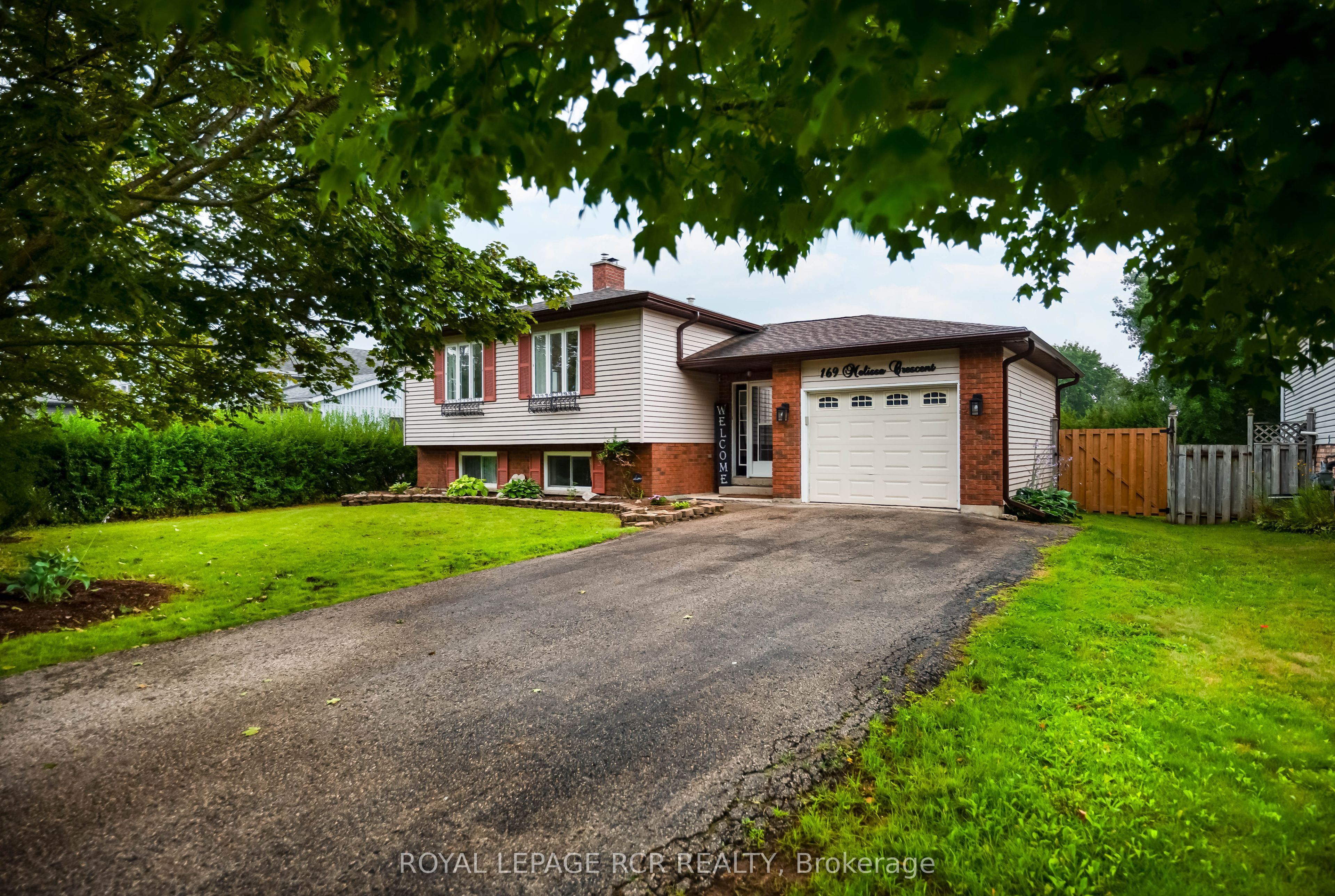 169 Melissa Crescent Property Photo 1